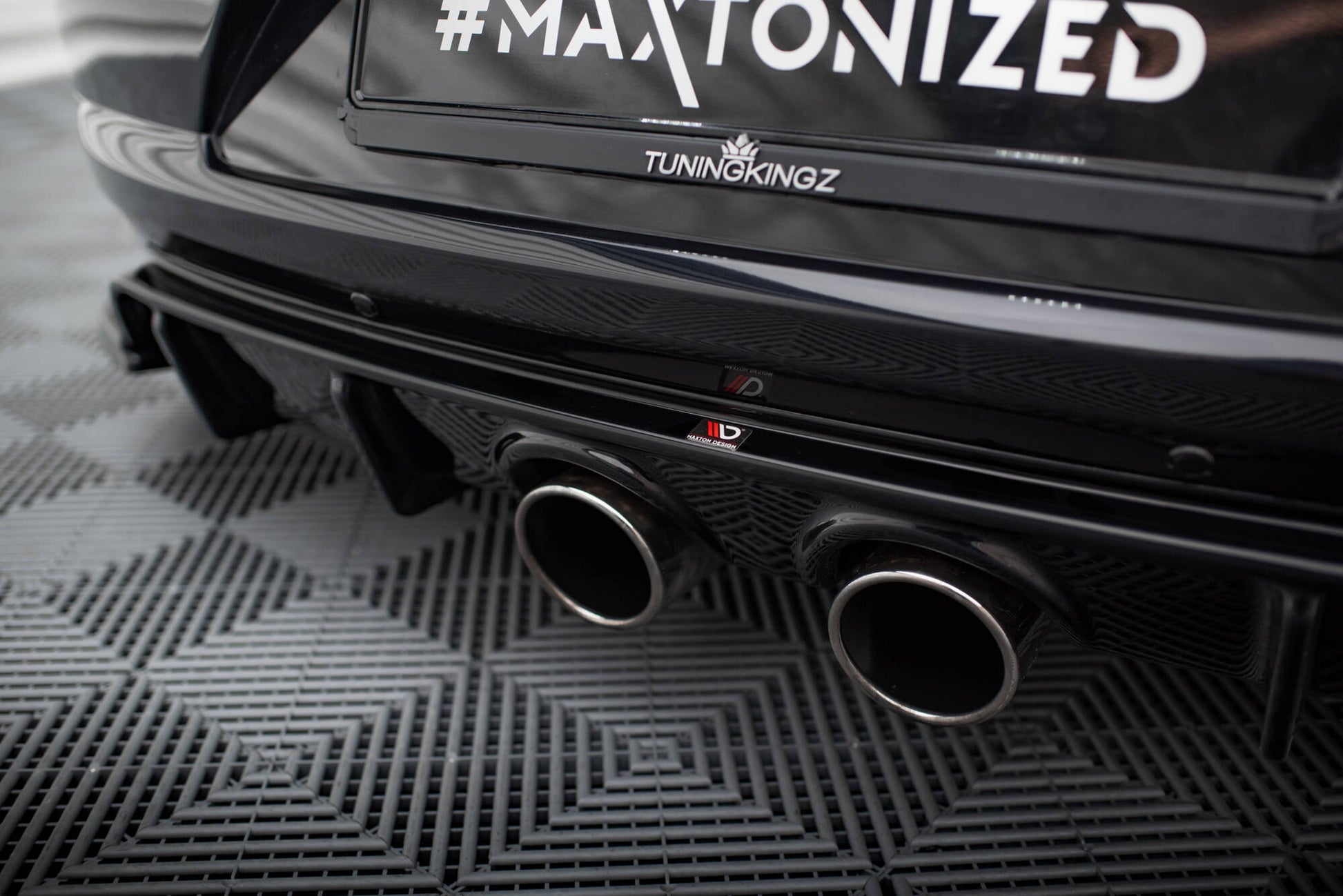 Diffusor Heck Ansatz V.2 für VW Scirocco Mk3 (R32 Auspuff) schwarz Hochglanz