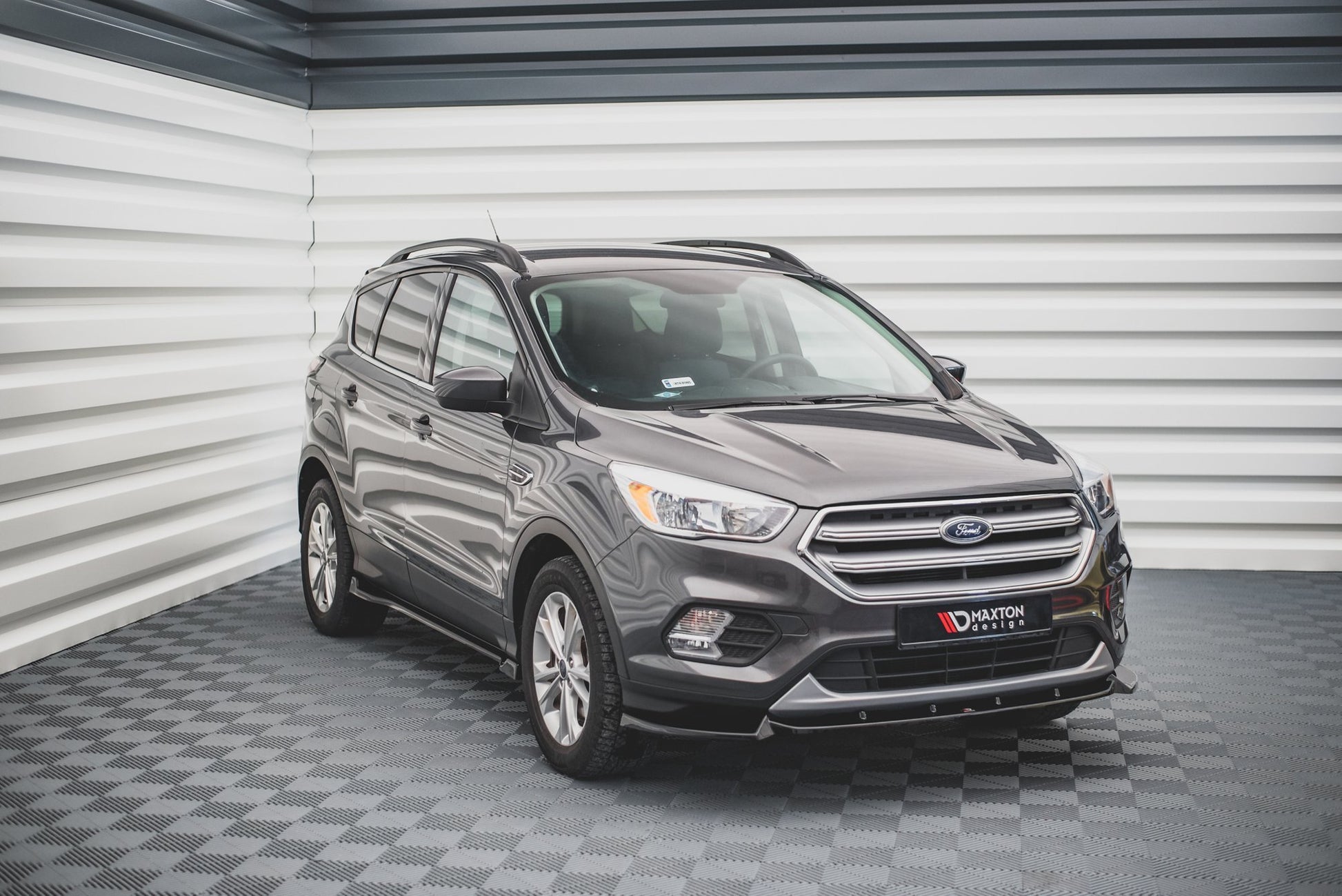 Front Ansatz für Ford Escape Mk3 schwarz Hochglanz
