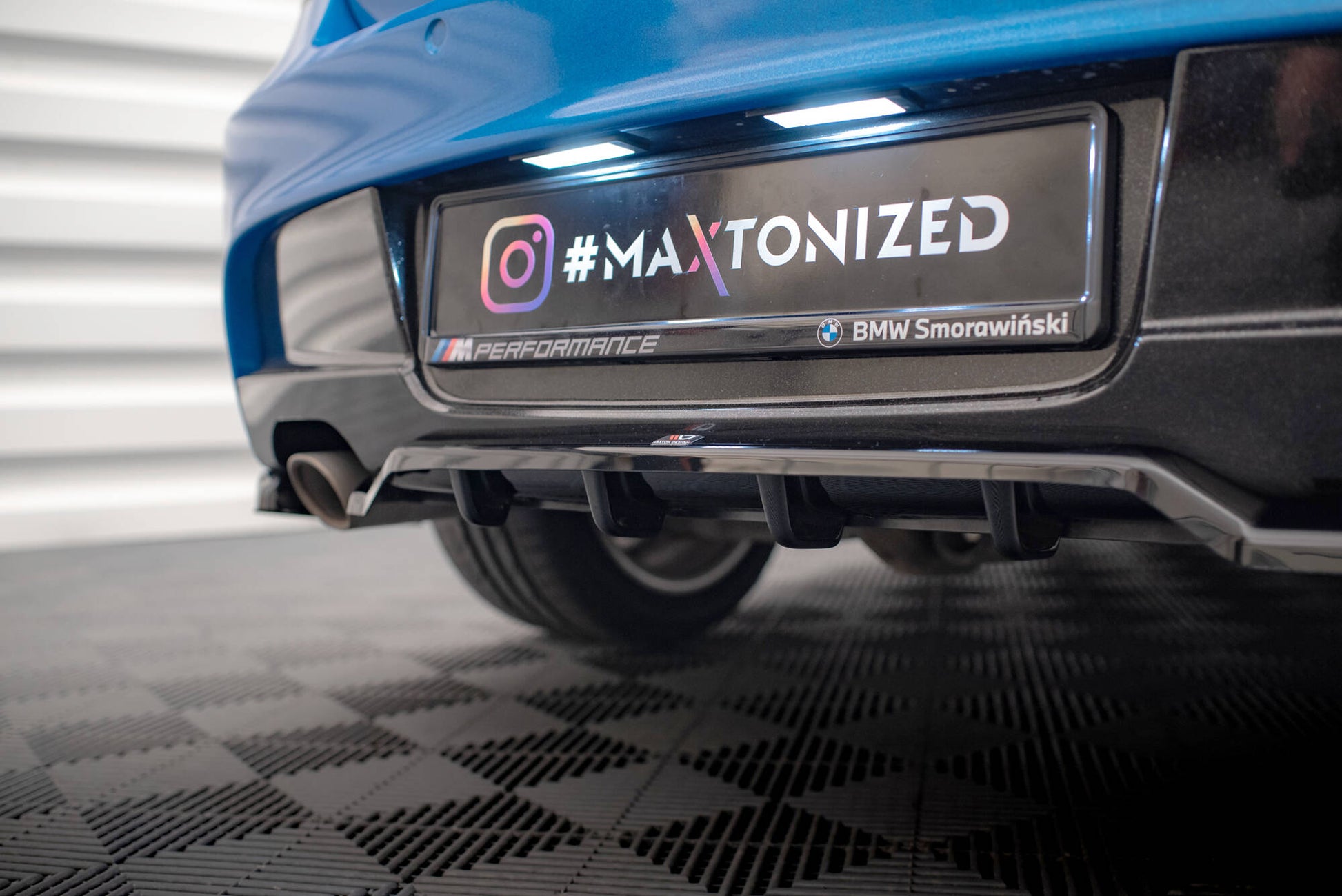 Mittlerer Cup Diffusor DTM Look Heck Ansatz für BMW 1er M-Paket E87 Facelift schwarz Hochglanz