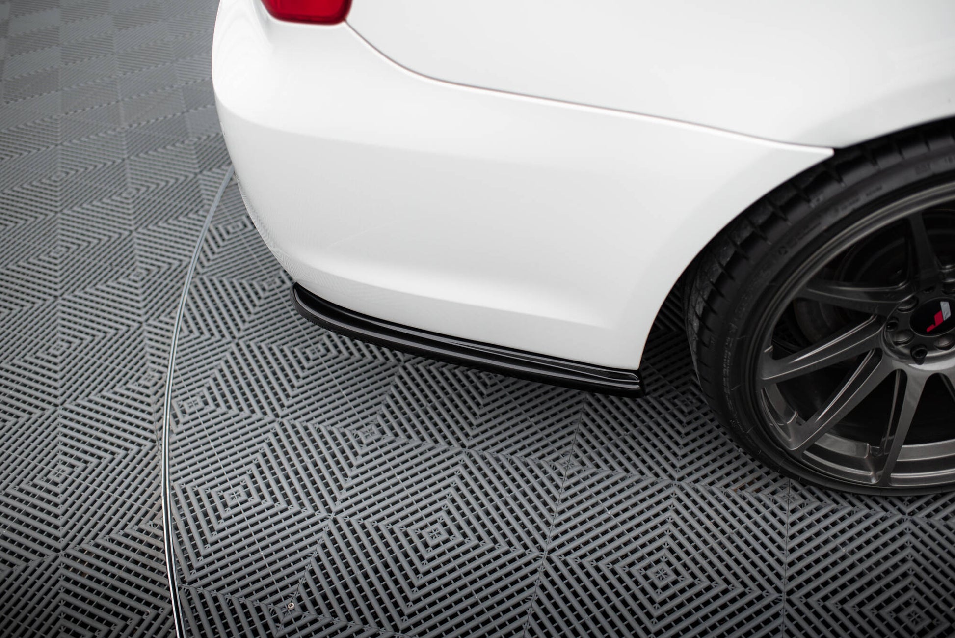 Heck Ansatz Flaps Diffusor für BMW 3er E90 M Paket schwarz Hochglanz