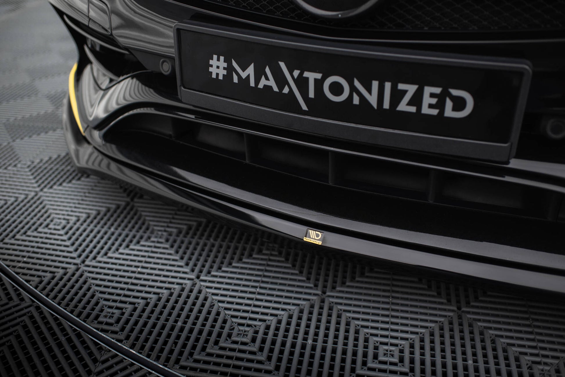 Front Ansatz V.3 für Mercedes-AMG CLA 45 Aero C117 Facelift schwarz Hochglanz