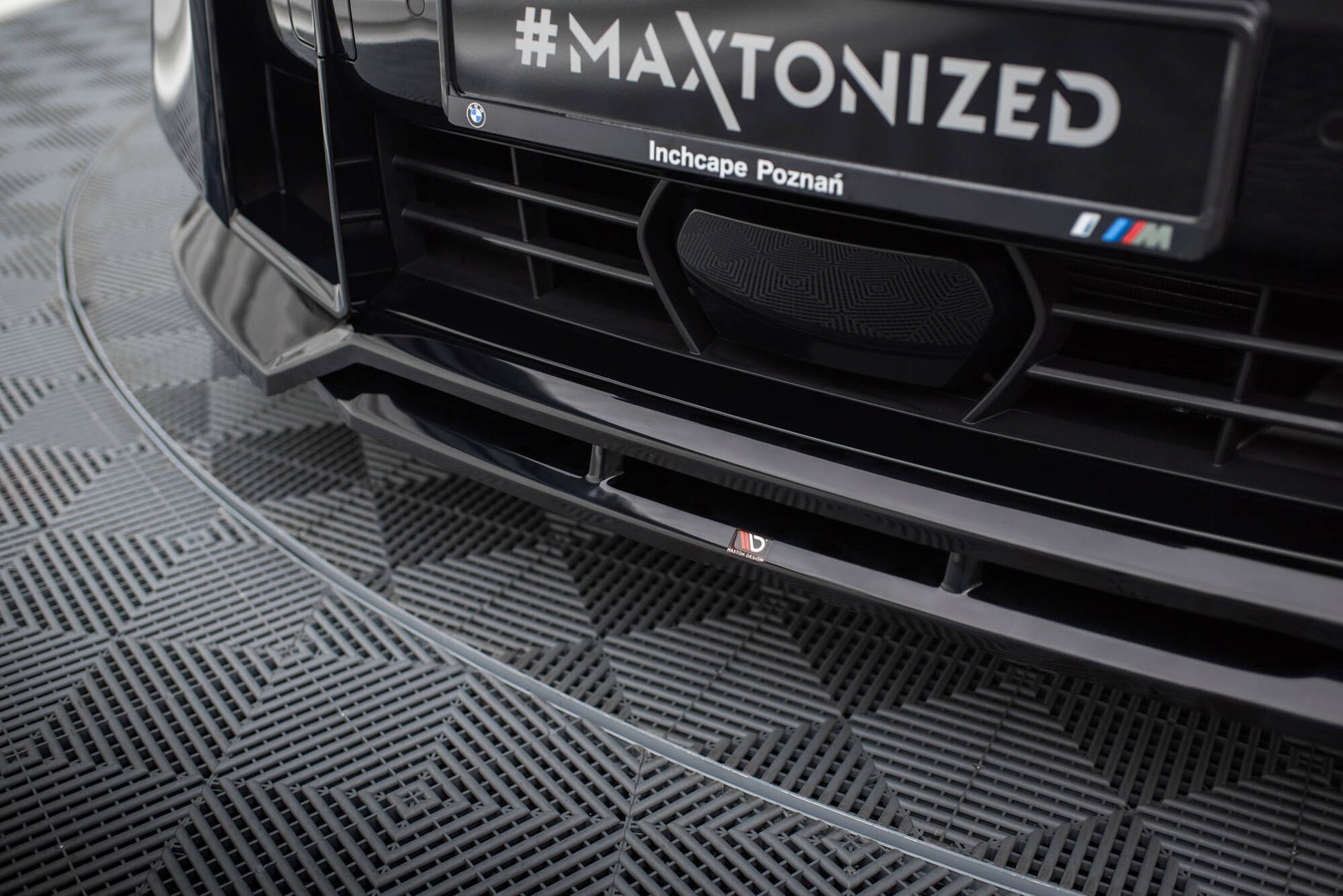 Front Ansatz V.1 für BMW XM G09 schwarz Hochglanz