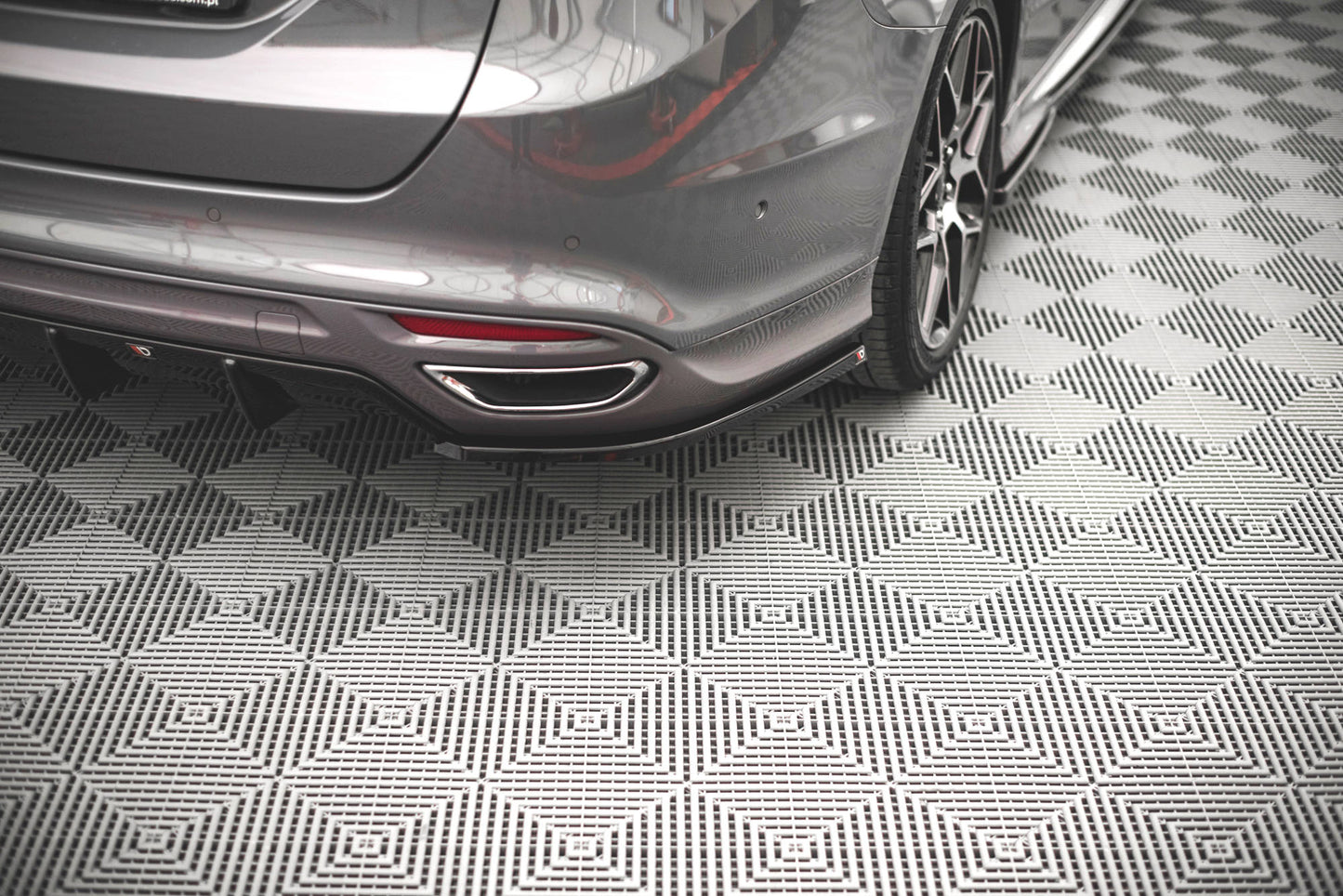 Heck Ansatz Flaps Diffusor V.2 für Ford Mondeo ST-Line Mk5 Facelift schwarz Hochglanz