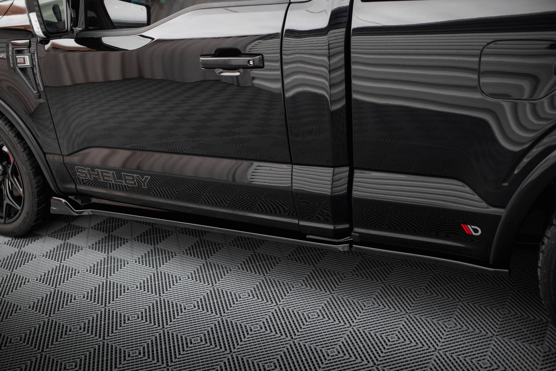 Seitenschweller Ansatz für Shelby F150 Super Snake schwarz Hochglanz