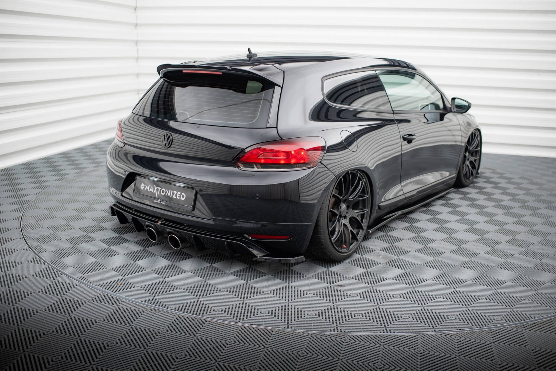 Heck Ansatz Flaps Diffusor V.2 für VW Scirocco Mk3  schwarz Hochglanz
