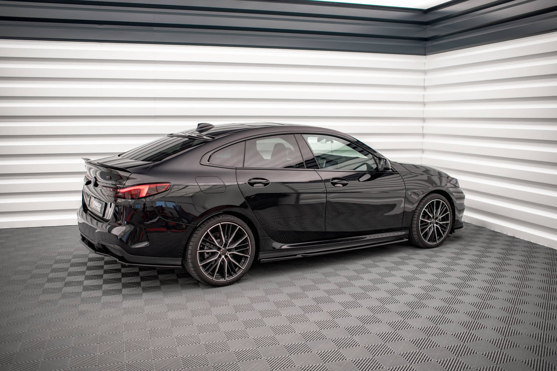 Seitenschweller Ansatz für V.1 für BMW 2 Gran Coupe M-Paket / M235i F44 schwarz Hochglanz