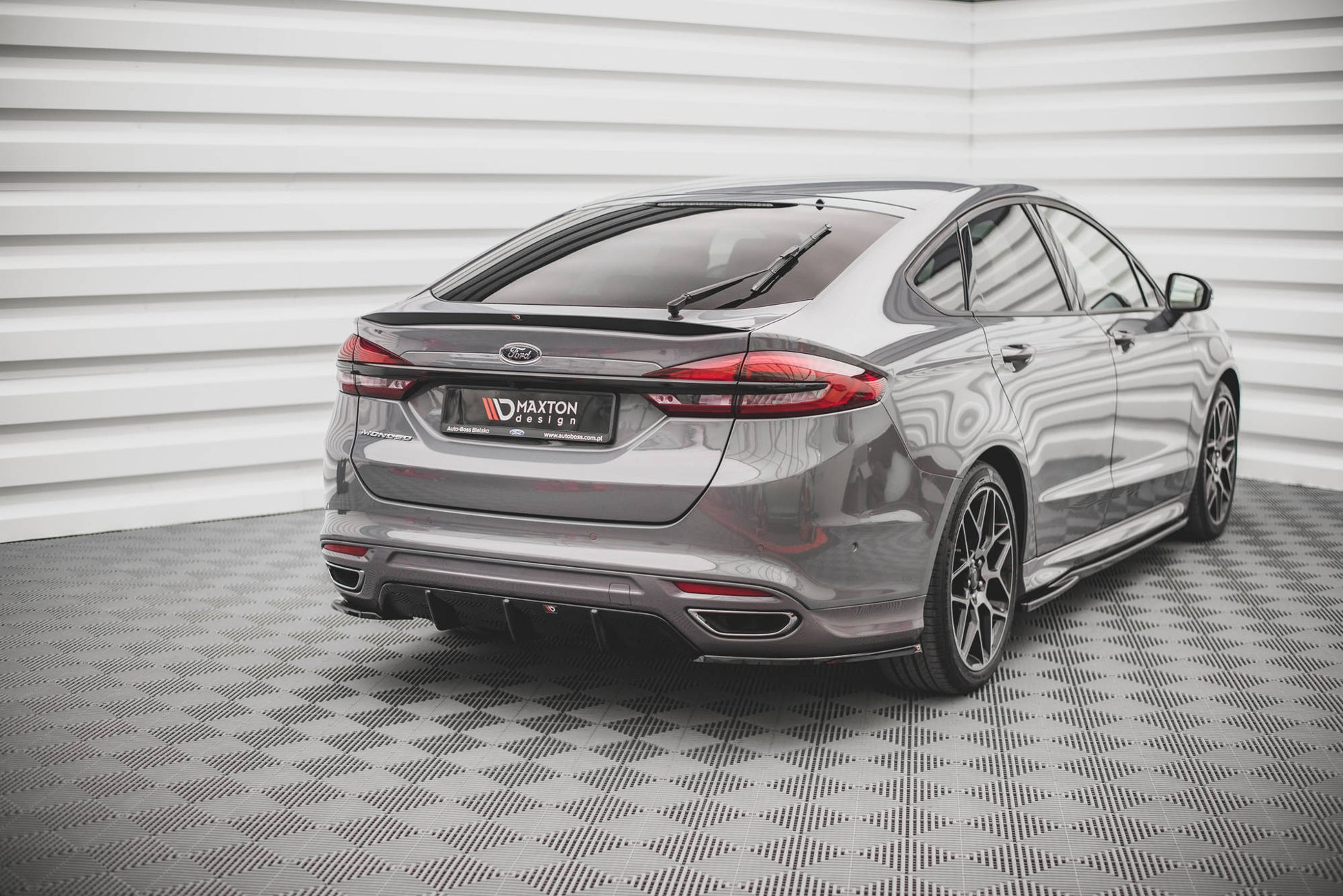 Heck Ansatz Flaps Diffusor V.2 für Ford Mondeo ST-Line Mk5 Facelift schwarz Hochglanz