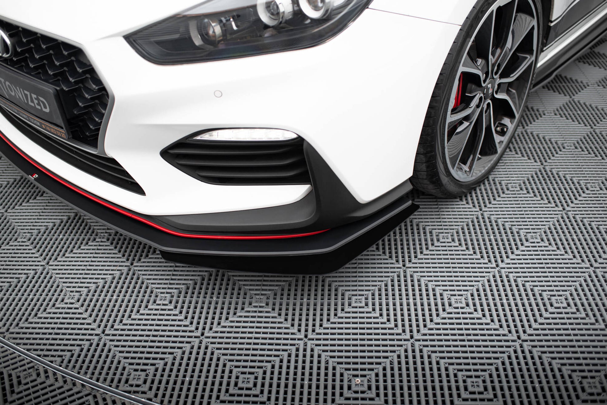 Street Pro Front Ansatz für + Flaps für Hyundai I30 N Mk3 Hatchback / Fastback schwarz Hochglanz