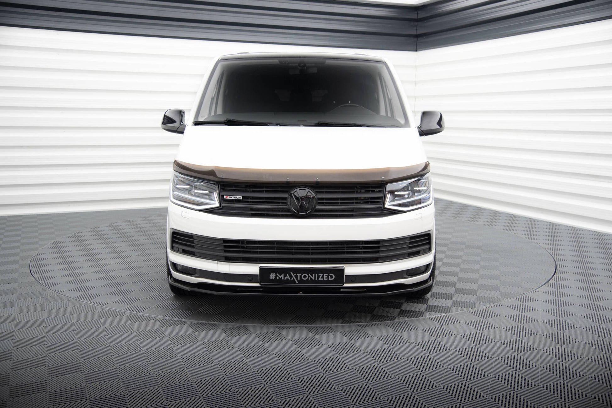 Front Ansatz V.2 für VW T6  schwarz Hochglanz