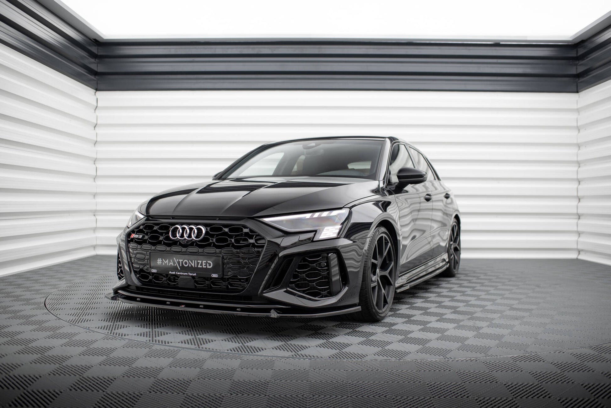 Front Ansatz V.1 für Audi RS3 Sportback 8Y schwarz Hochglanz