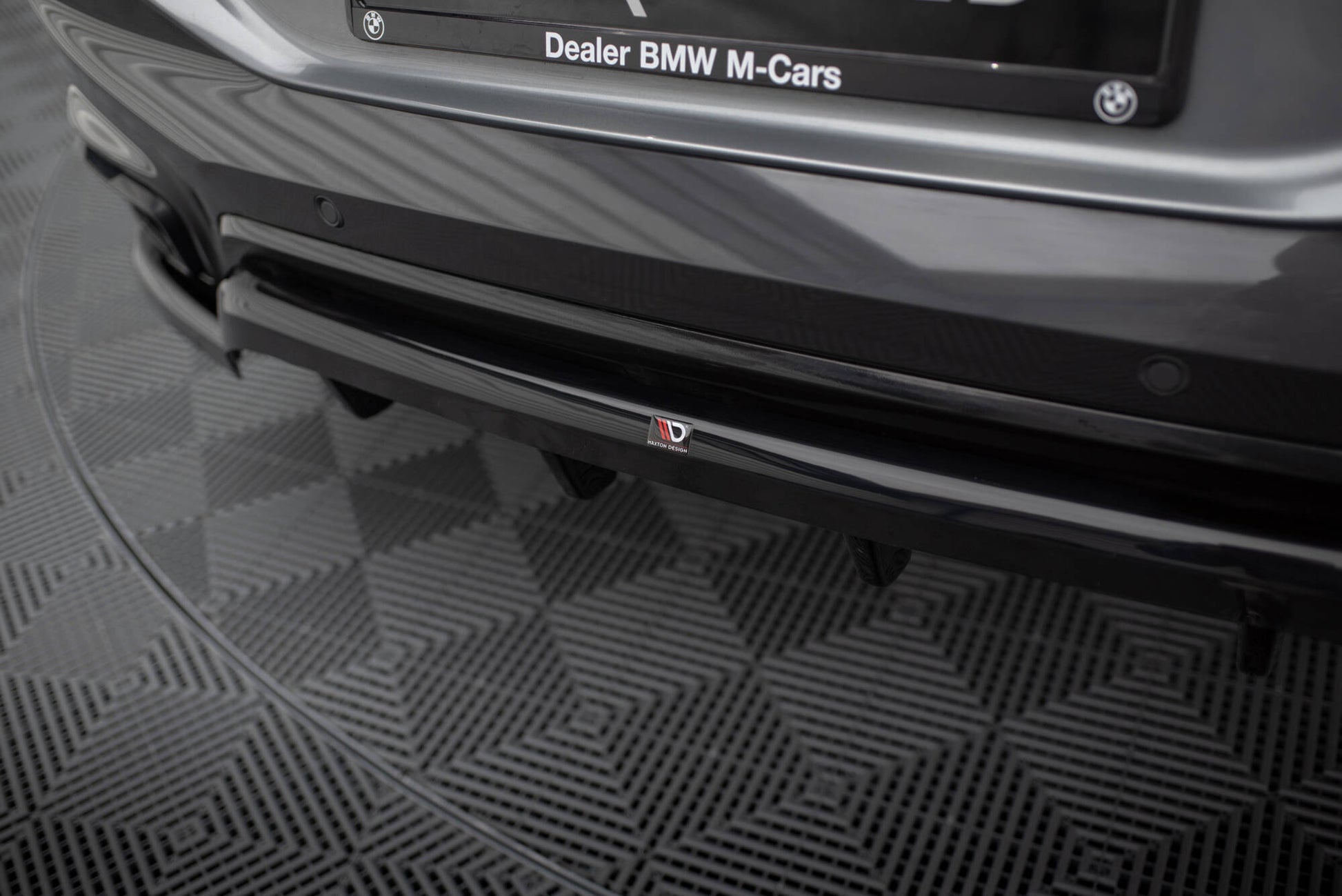 Mittlerer Cup Diffusor DTM Look Heck Ansatz V.2 für BMW X6 M-Paket G06 Facelift schwarz Hochglanz