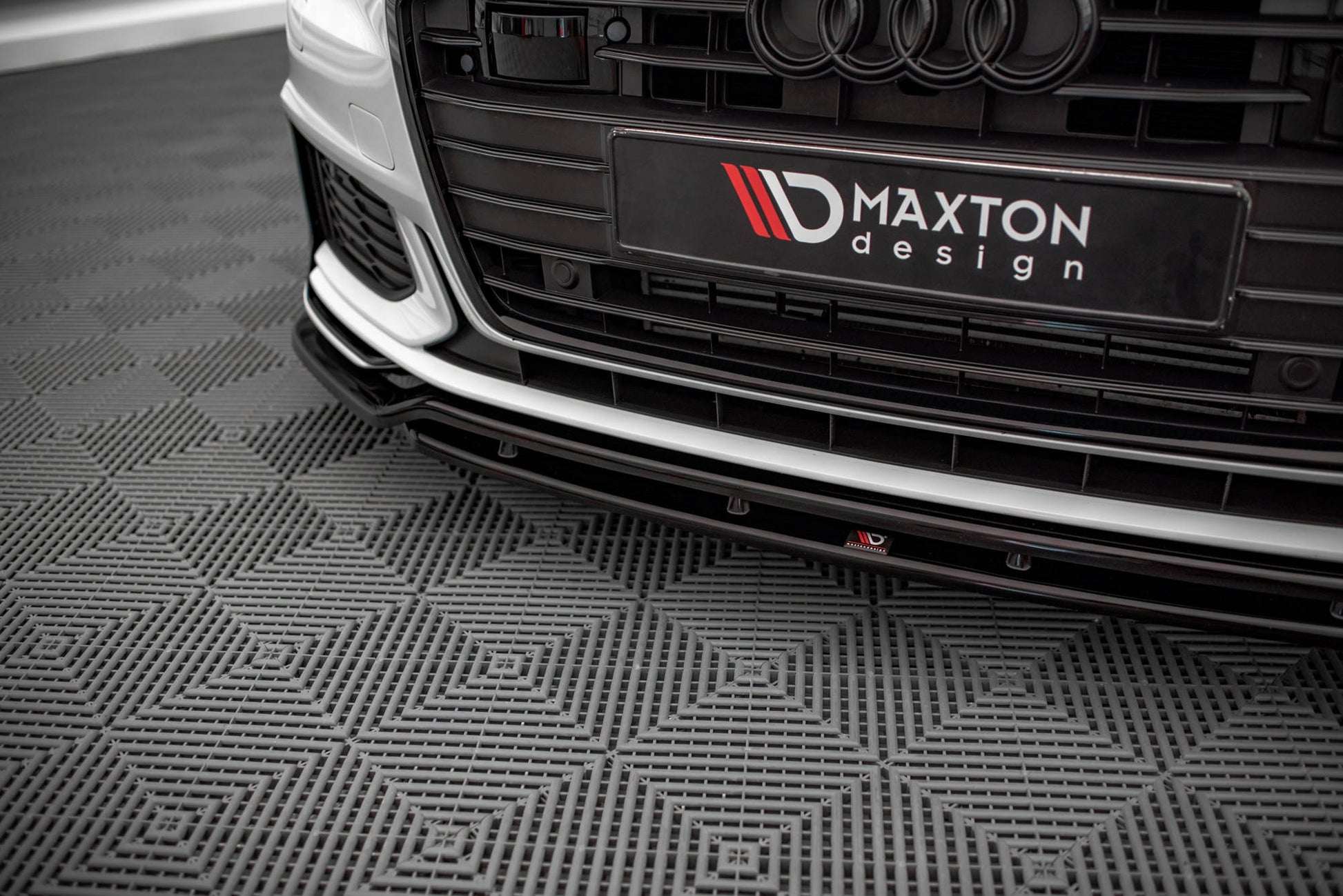 Front Ansatz V.3 für Audi A6 S-Line / S6 C8 / C8 Facelift schwarz Hochglanz