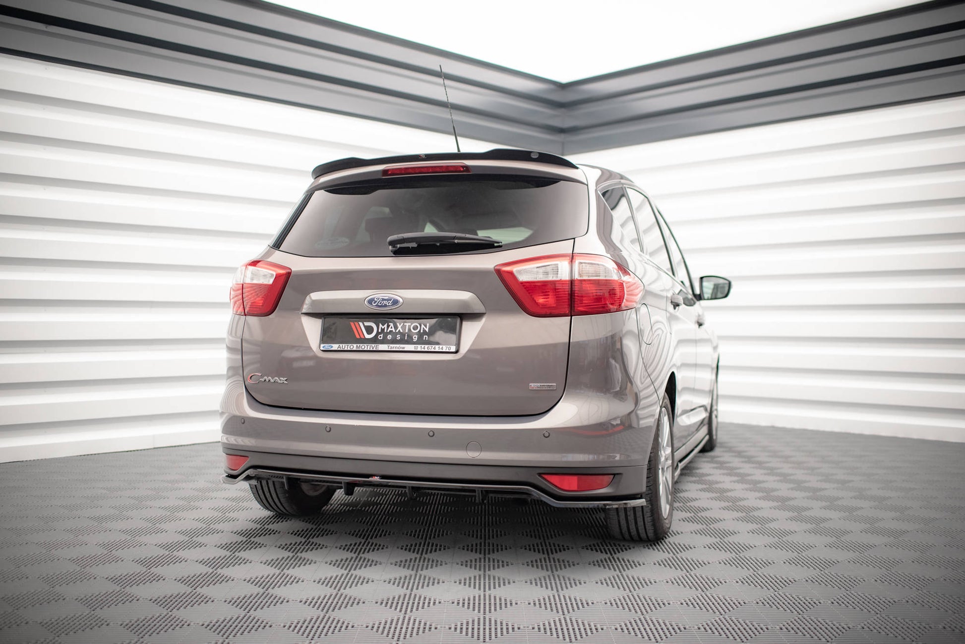 Mittlerer Cup Diffusor DTM Look Heck Ansatz für Ford C-Max Mk2 schwarz Hochglanz