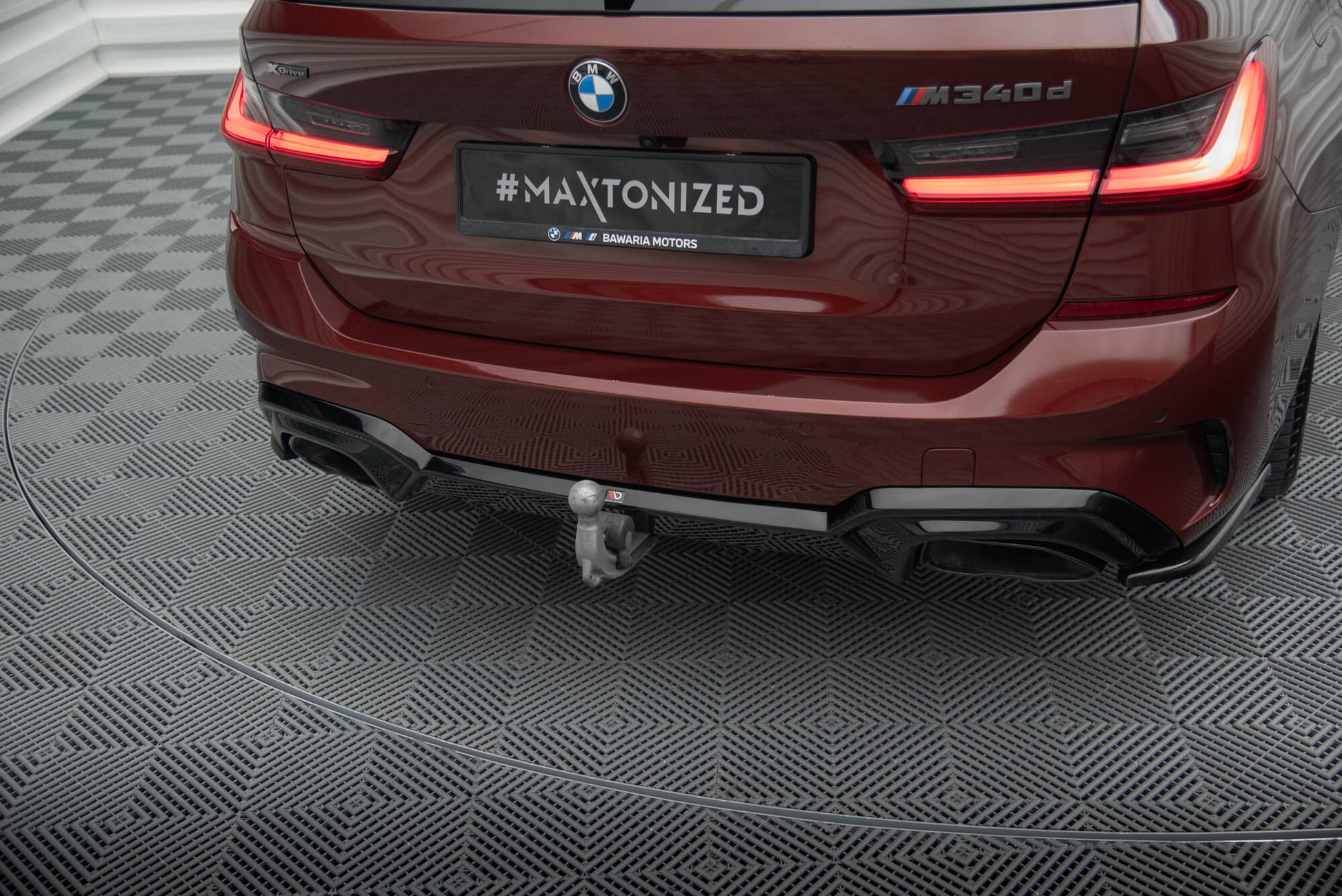 Diffusor Heck Ansatz für BMW M340i G20 / G21 (Passend für Fahrzeuge mit Anhängerkupplung) schwarz Hochglanz