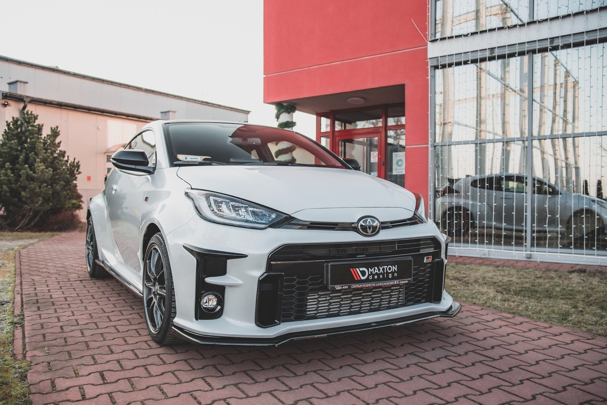 Front Ansatz V.1 für Toyota GR Yaris Mk4 schwarz Hochglanz