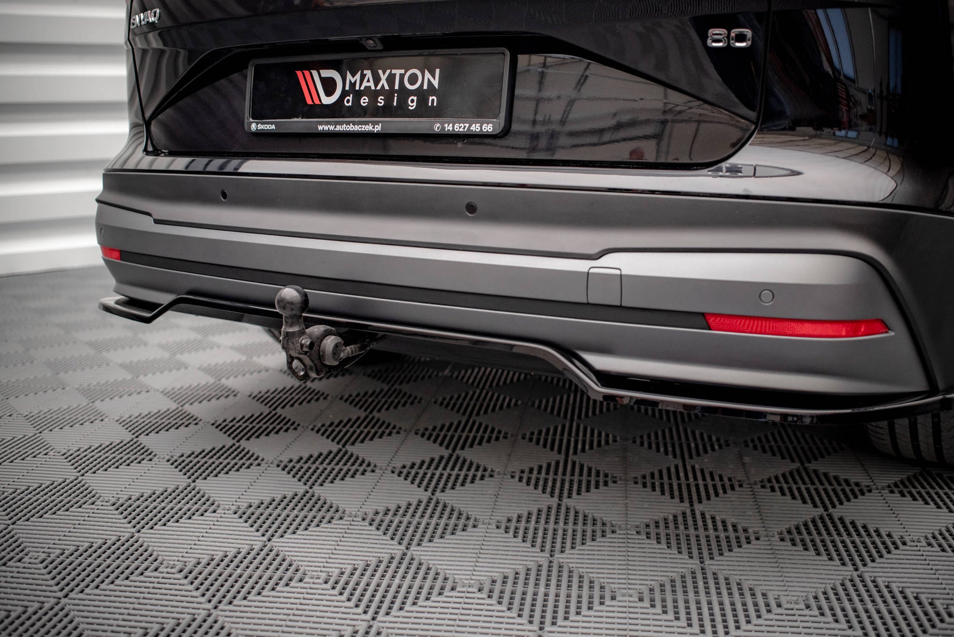 Mittlerer Cup Diffusor DTM Look Heck Ansatz für Skoda Enyaq iV schwarz Hochglanz