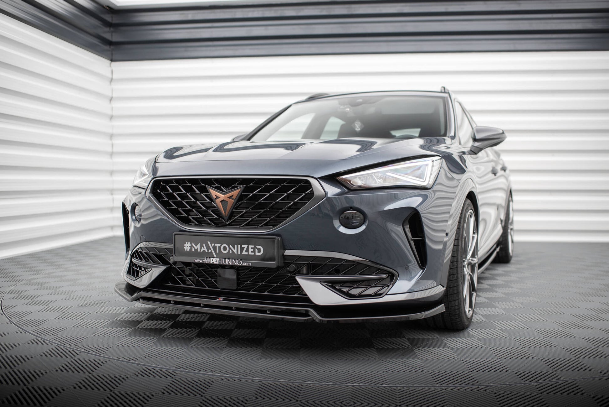 Front Ansatz V.5 für Cupra Formentor Mk1 schwarz Hochglanz