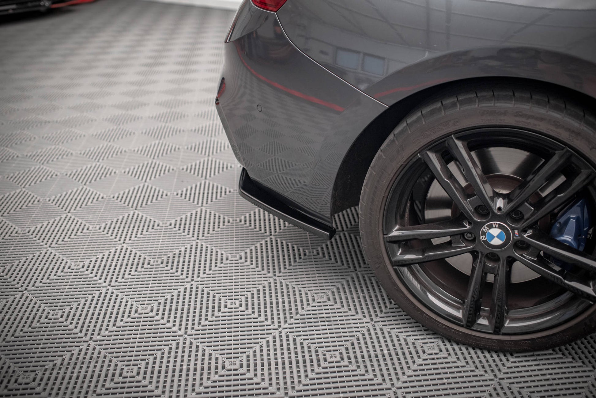 Heck Ansatz Flaps Diffusor für BMW 1er F20 Facelift M-power schwarz Hochglanz