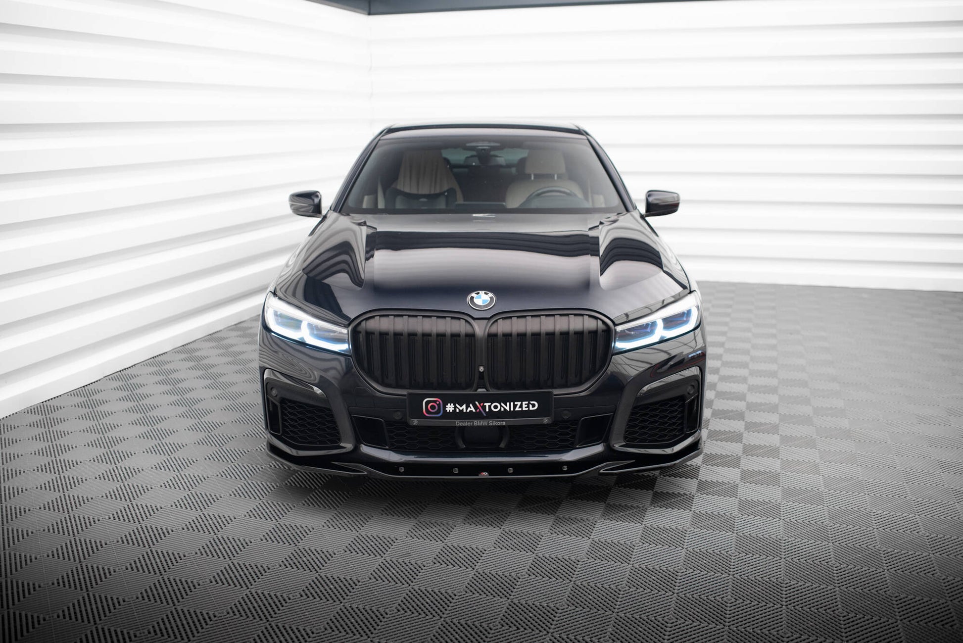 Front Ansatz V.3 für BMW 7 M-Paket G11 / G12 Facelift schwarz Hochglanz
