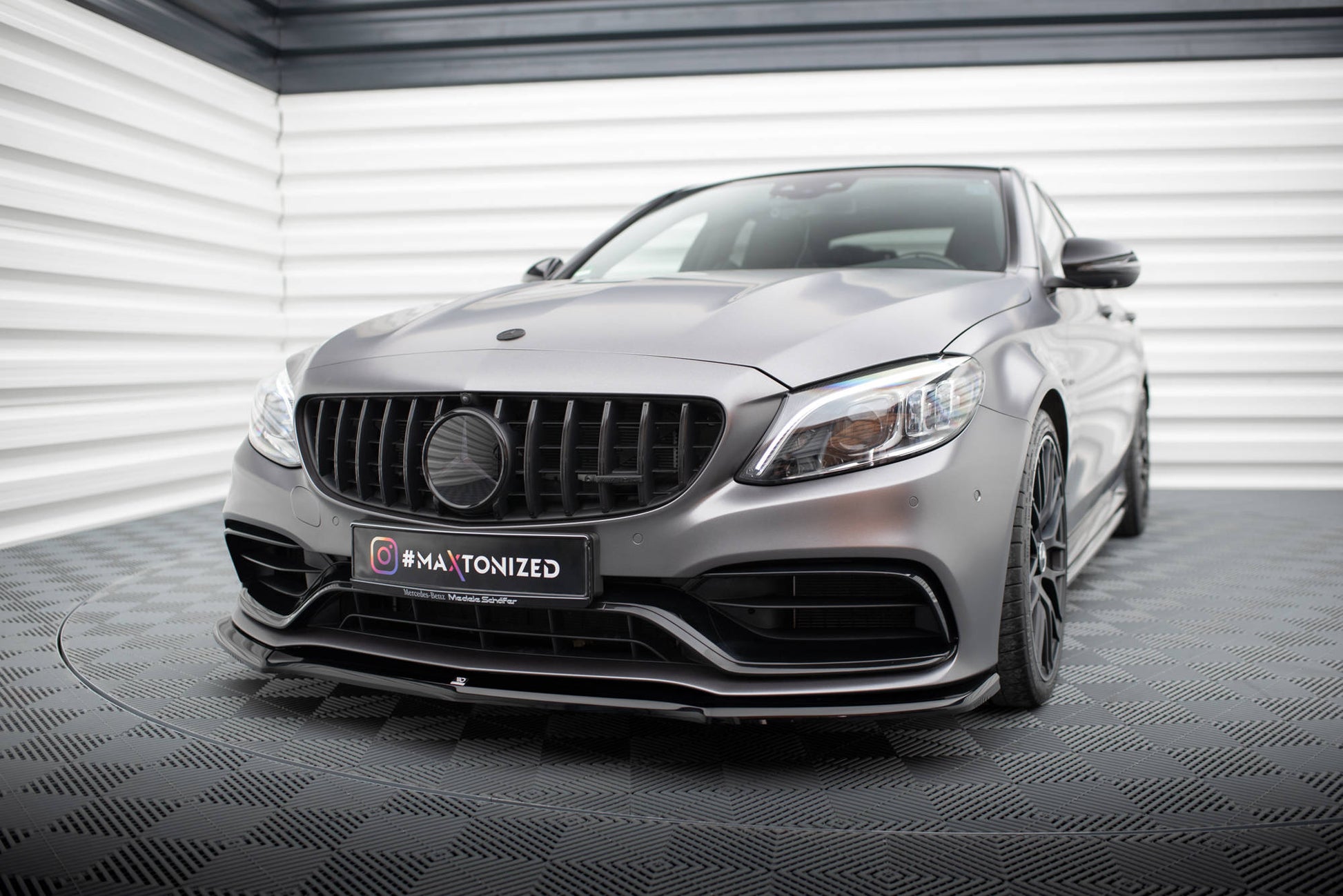 Front Ansatz V.1 für Mercedes-AMG C63 Limousine / Kombi W205 Facelift schwarz Hochglanz