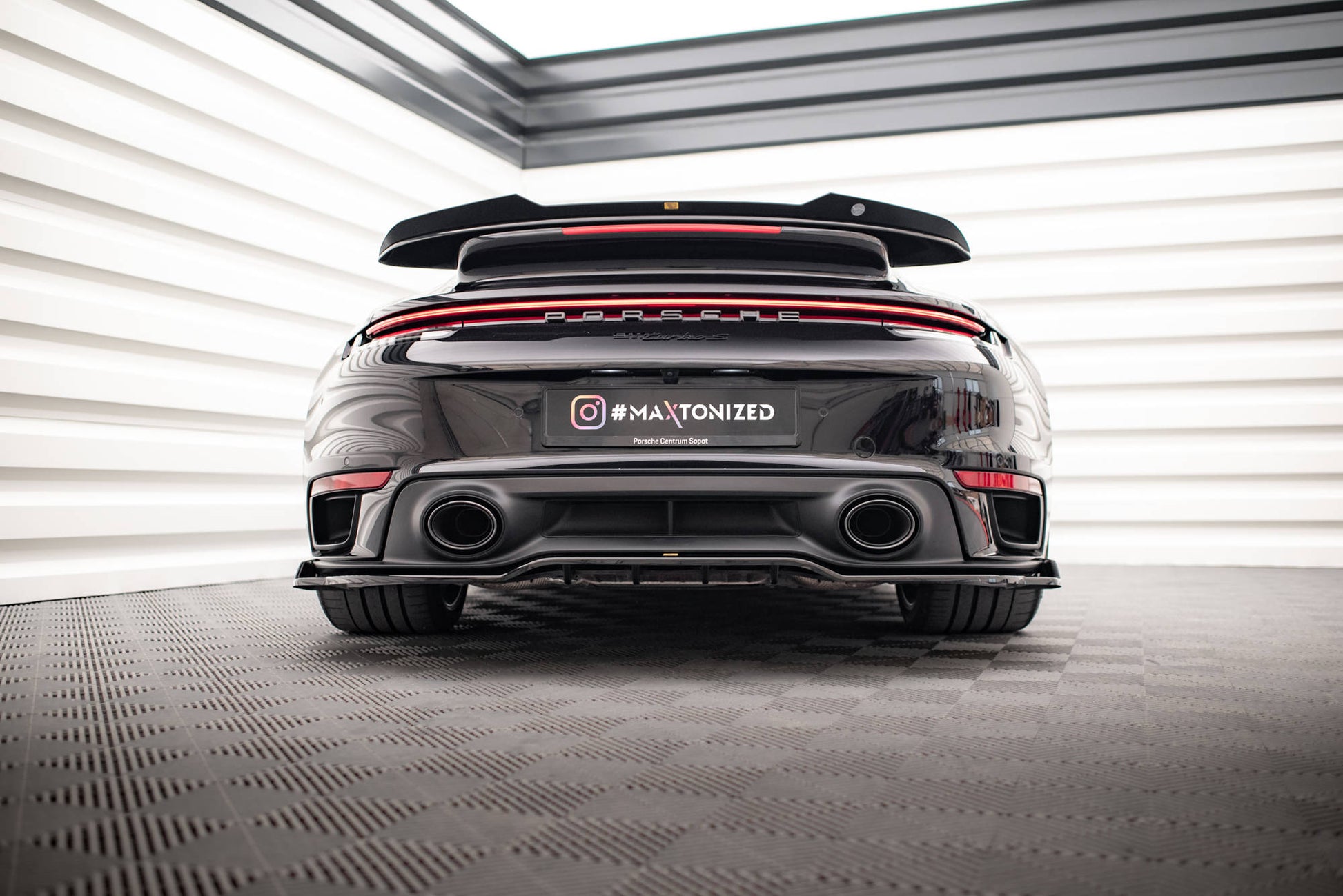 Mittlerer Cup Diffusor DTM Look Heck Ansatz für Porsche 911 Turbo S 992 schwarz Hochglanz