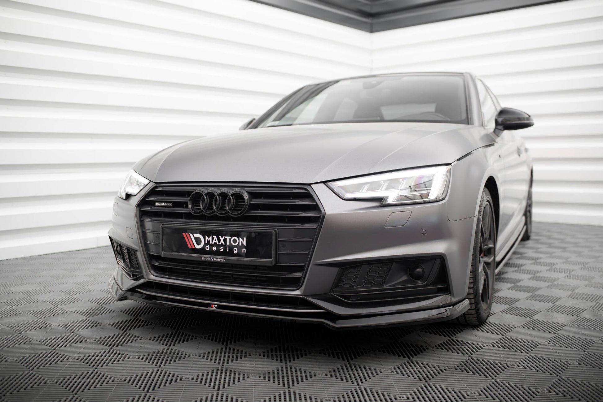 Front Ansatz V.4 für Audi S4 / A4 S-Line B9 schwarz Hochglanz