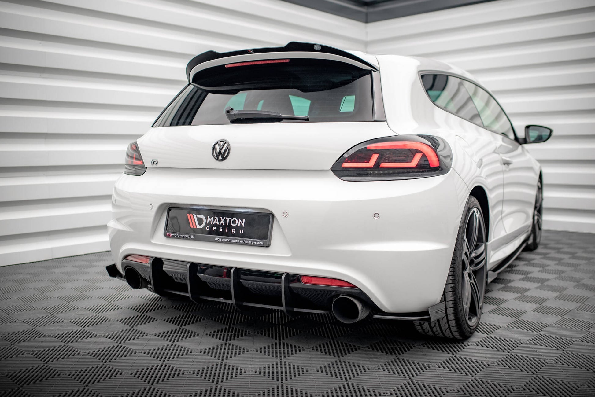 Street Pro Heck Ansatz Flaps Diffusor + Flaps für VW Scirocco R Mk3 schwarz Hochglanz