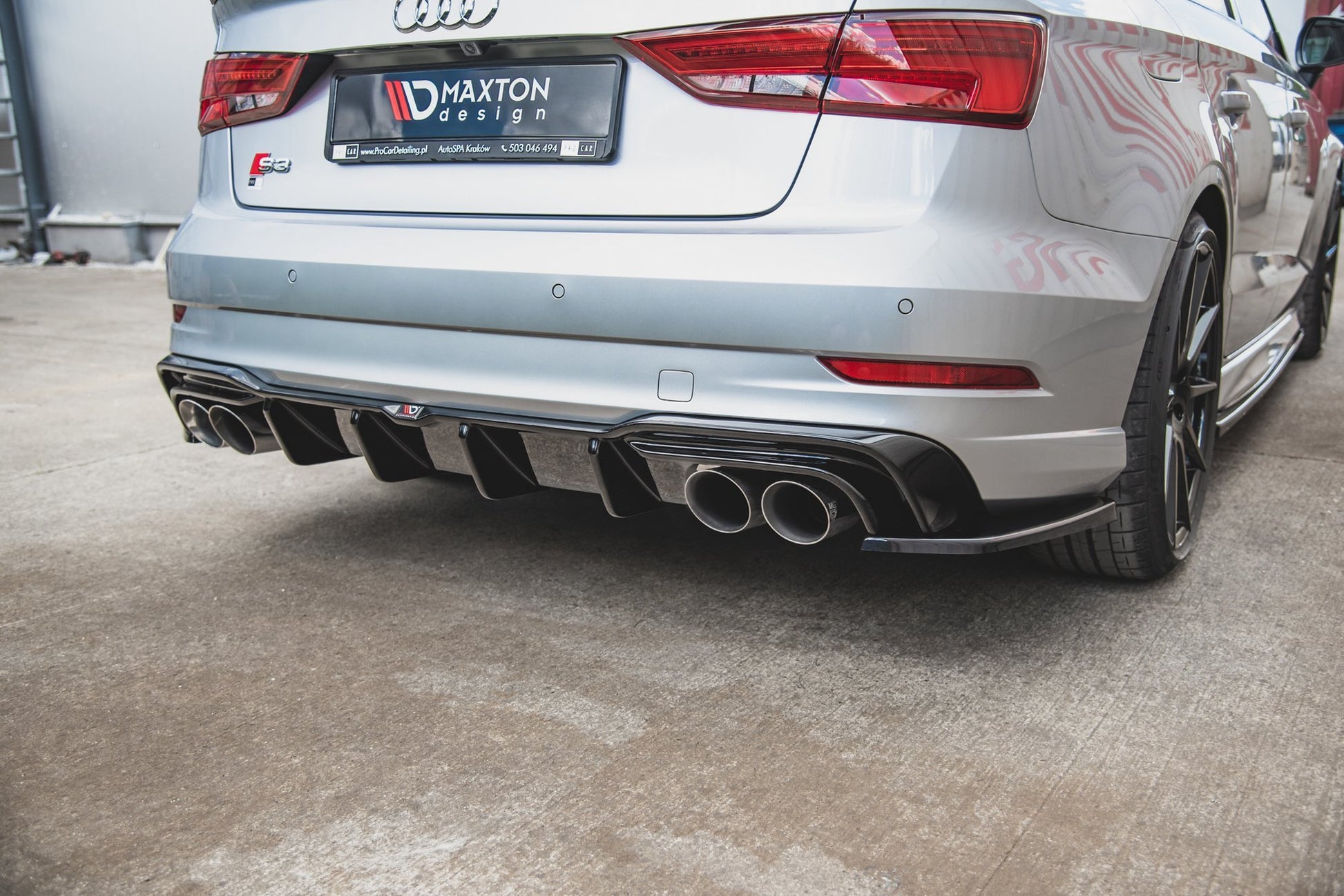 Diffusor Heck Ansatz für Audi S3 Limousine 8V Facelift schwarz Hochglanz