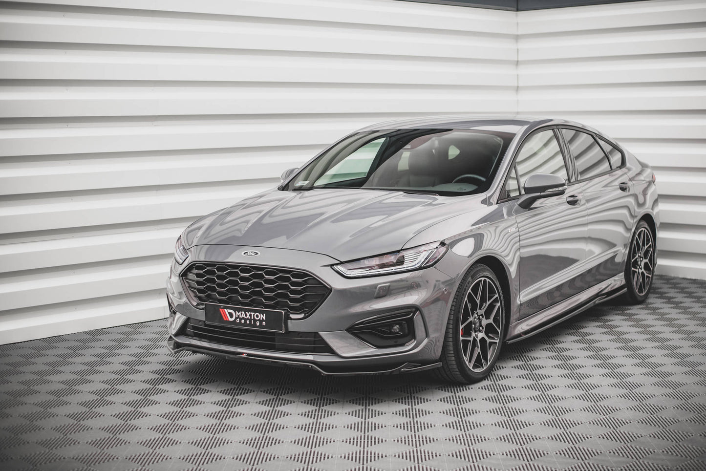 Front Ansatz V.1 für Ford Mondeo ST-Line Mk5 Facelift schwarz Hochglanz