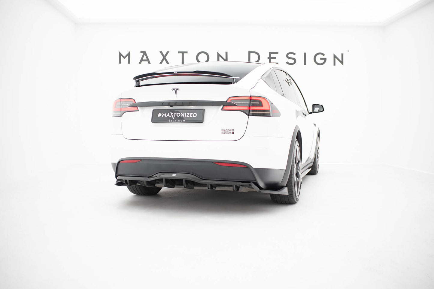Mittlerer Cup Diffusor DTM Look Heck Ansatz V.2 für Tesla Model X Mk1 Facelift schwarz Hochglanz