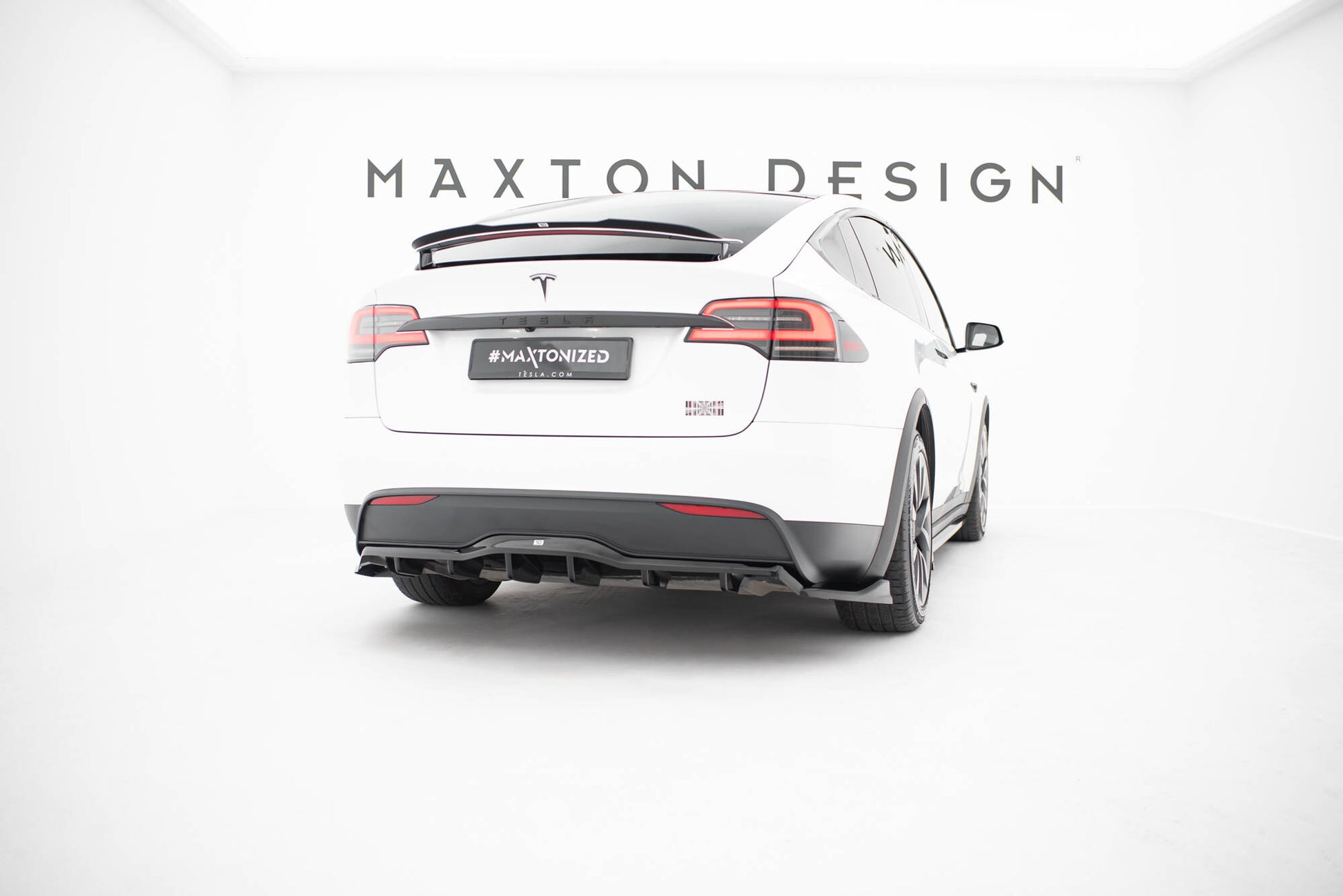 Mittlerer Cup Diffusor DTM Look Heck Ansatz V.2 für Tesla Model X Mk1 Facelift schwarz Hochglanz