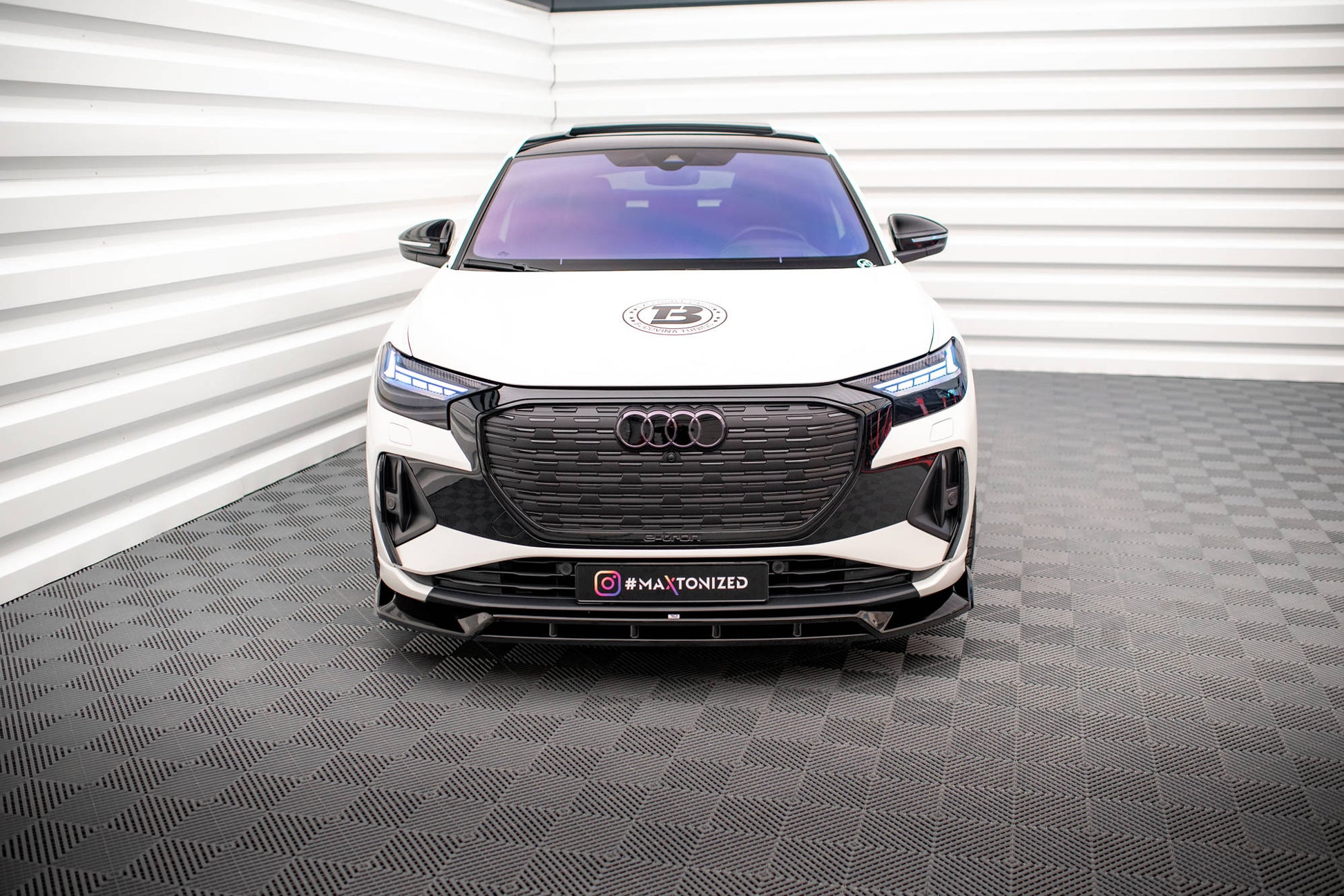 Front Ansatz V.2 für Audi Q4 e-tron Sportback S-line Mk1 schwarz Hochglanz
