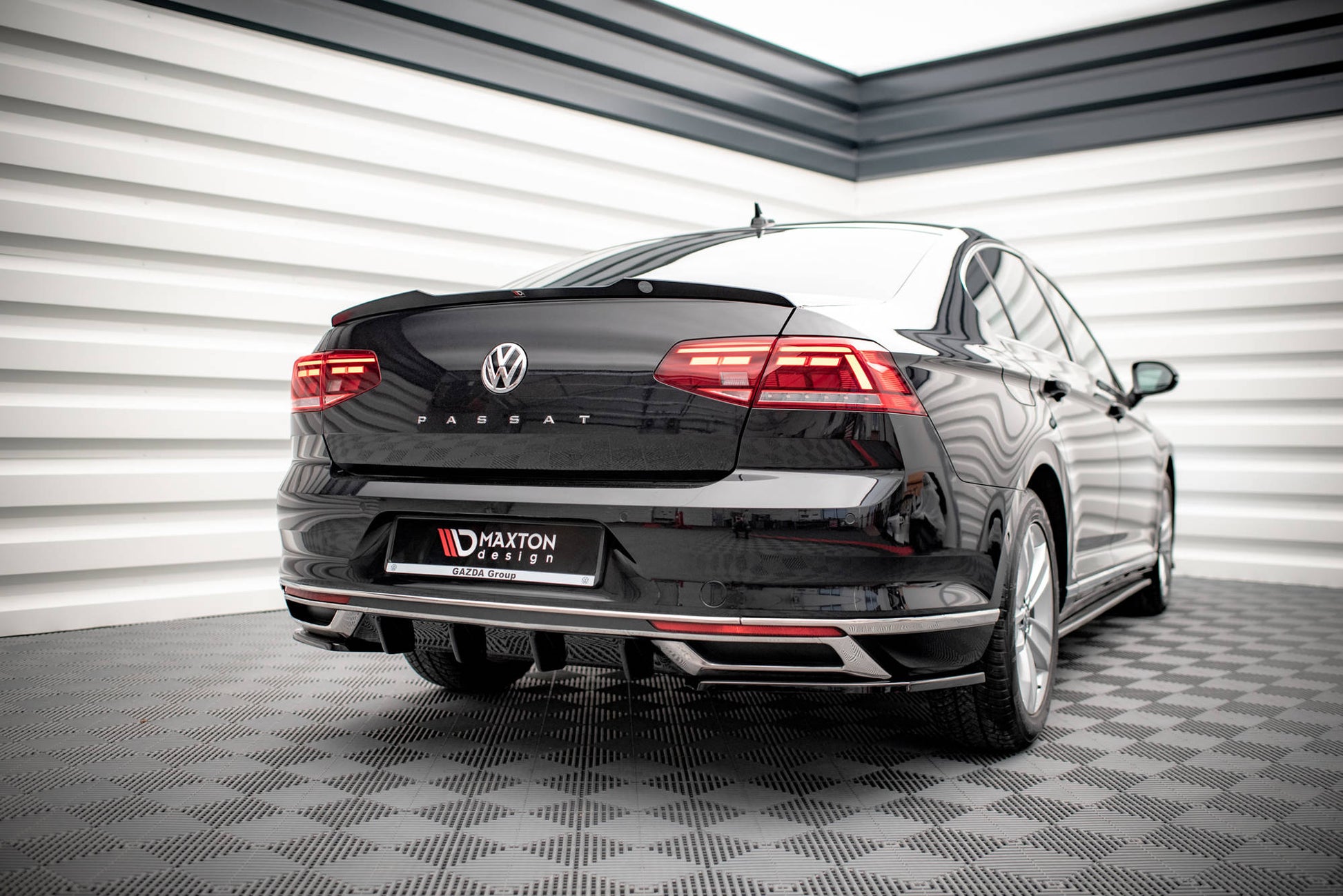 Diffusor Heck Ansatz für VW Passat B8 Facelift schwarz Hochglanz