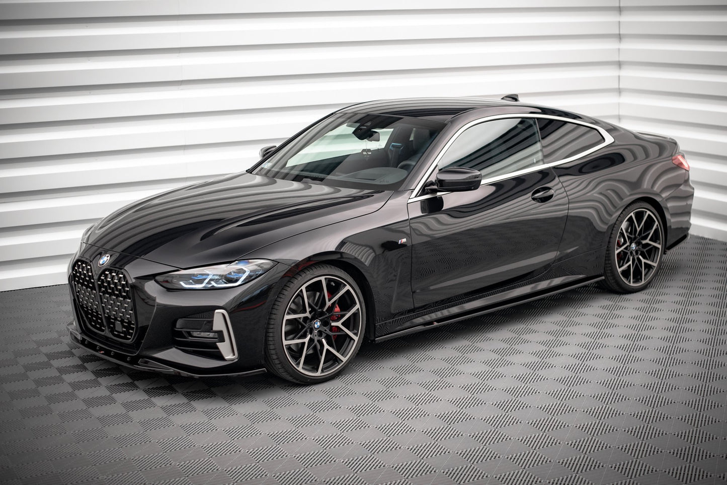 Seitenschweller Ansatz für V.1 für BMW 4er M-Paket / M440i G22 / G23 / G22 Facelift / G23 Facelift schwarz Hochglanz