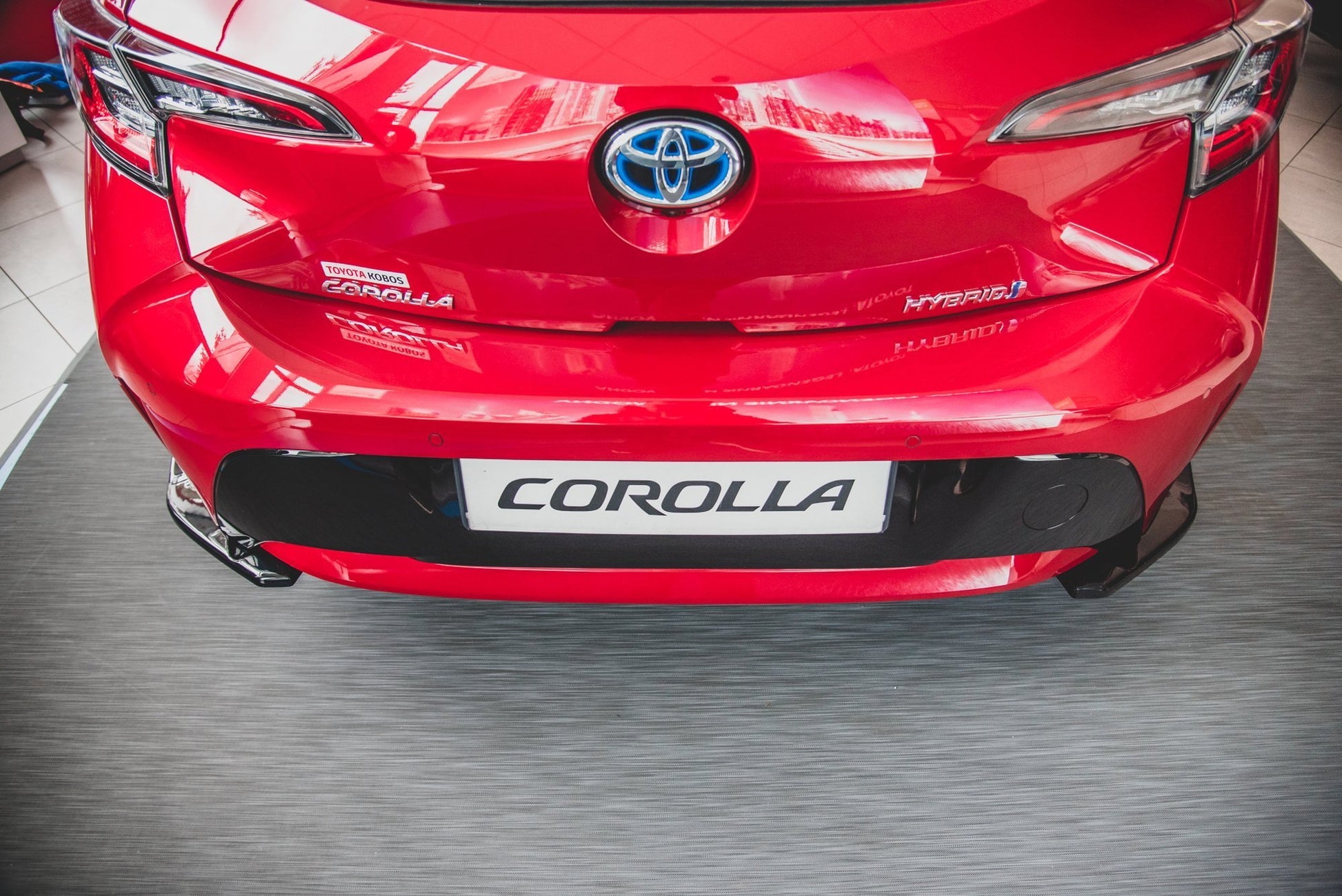 Heck Ansatz Flaps Diffusor für Toyota Corolla XII Hatchback schwarz Hochglanz