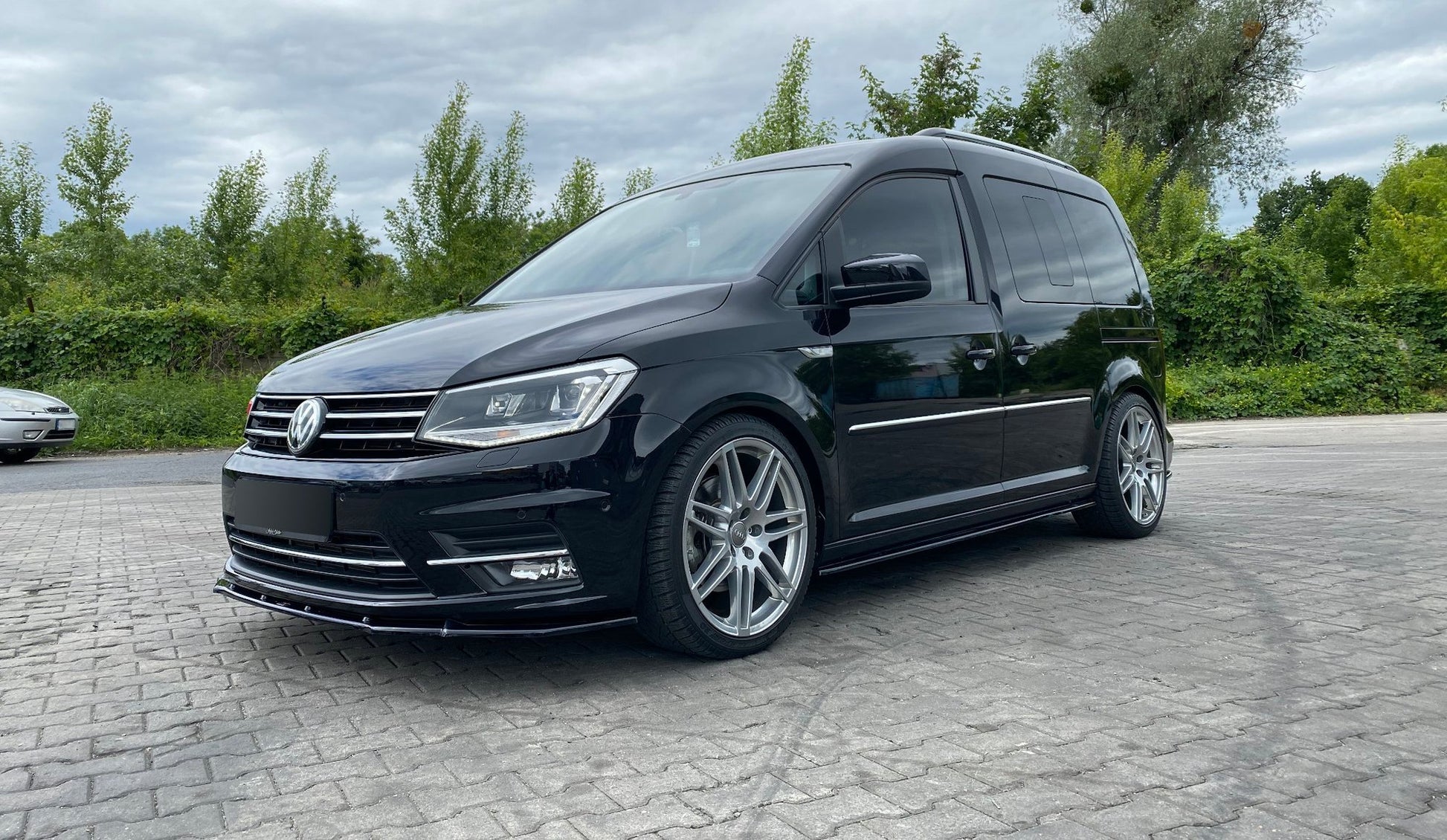 Seitenschweller Ansatz für VW Caddy Mk. 4 schwarz Hochglanz