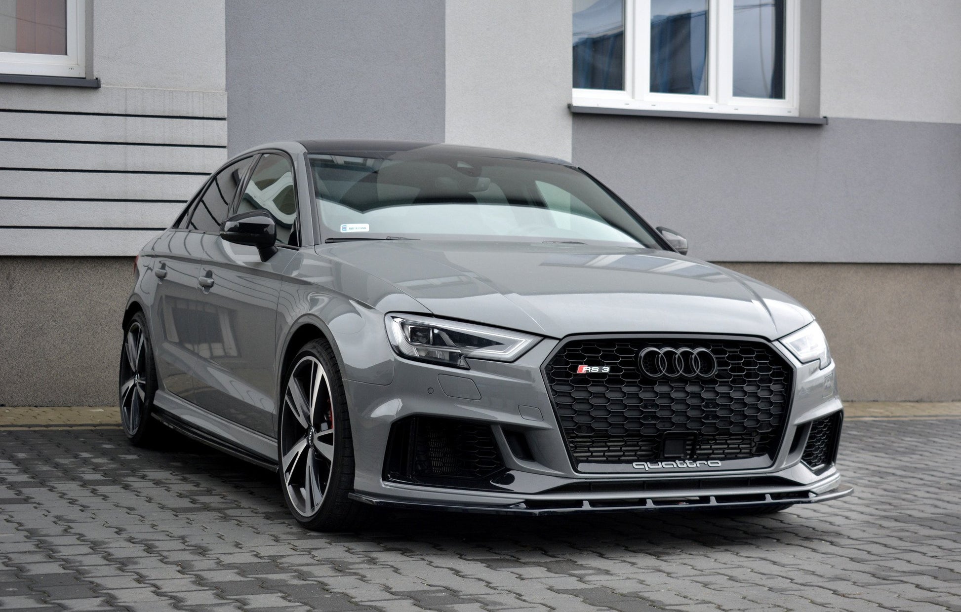 Front Ansatz V.1 für Audi RS3 8V FL Limousine schwarz Hochglanz