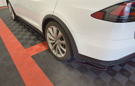 Heck Ansatz Flaps Diffusor V.1 für TESLA MODEL X  schwarz Hochglanz