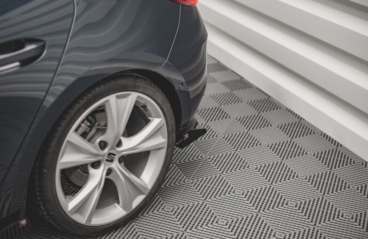 Street Pro Diffusor Heck Ansatz +Flaps für Seat Leon FR Hatchback Mk4 schwarz Hochglanz