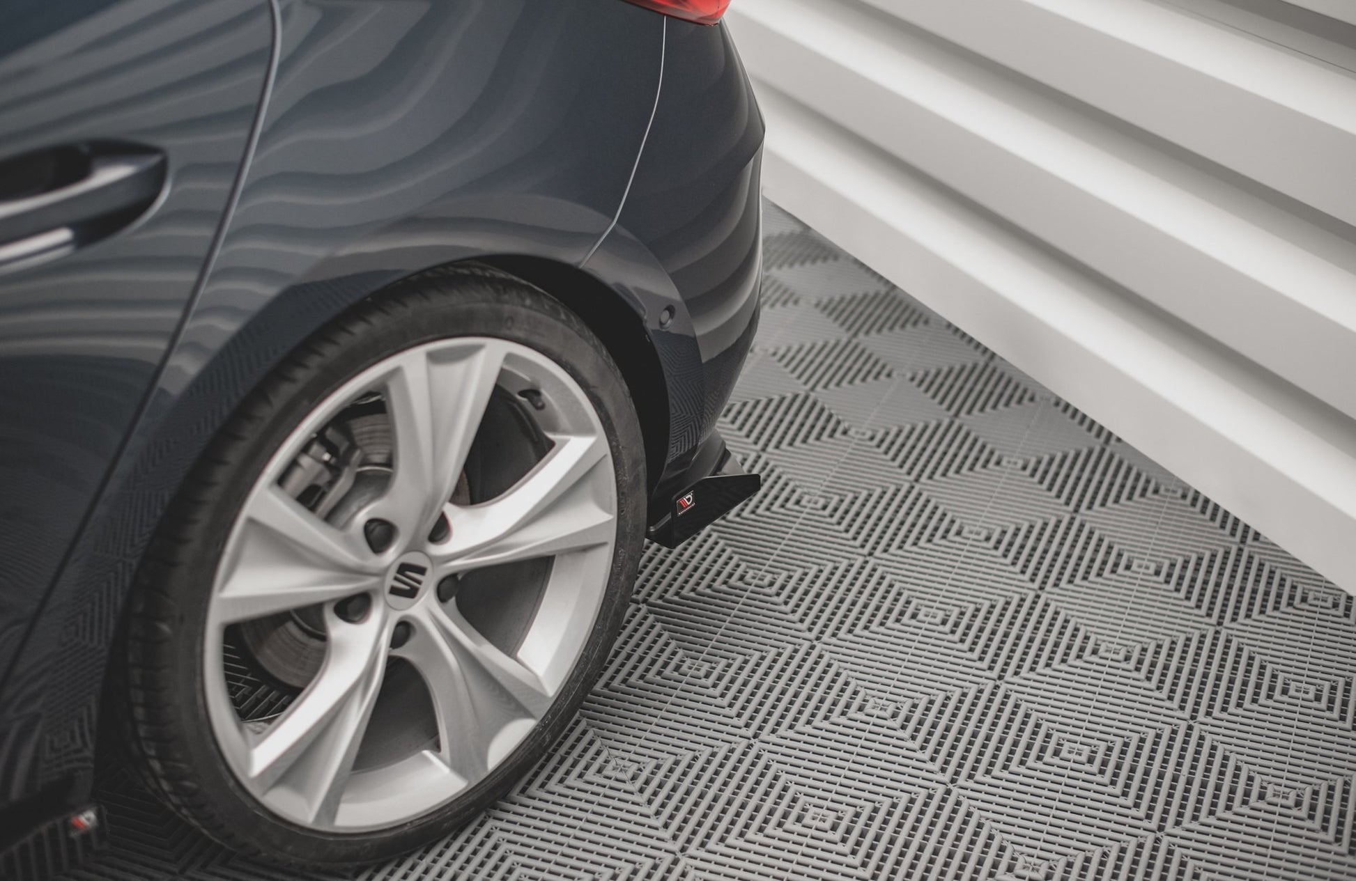 Street Pro Diffusor Heck Ansatz +Flaps für Seat Leon FR Hatchback Mk4 schwarz Hochglanz