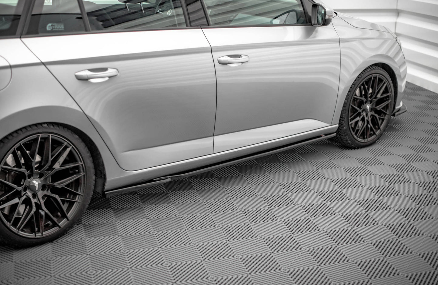 Seitenschweller Ansatz für Skoda Fabia Mk3 schwarz Hochglanz