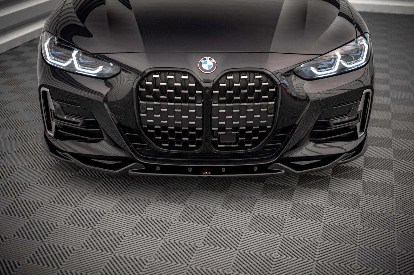 Front Ansatz V.2 für BMW 4er M-Paket / M440i G22 / G23 / G22 Facelift / G23 Facelift schwarz Hochglanz