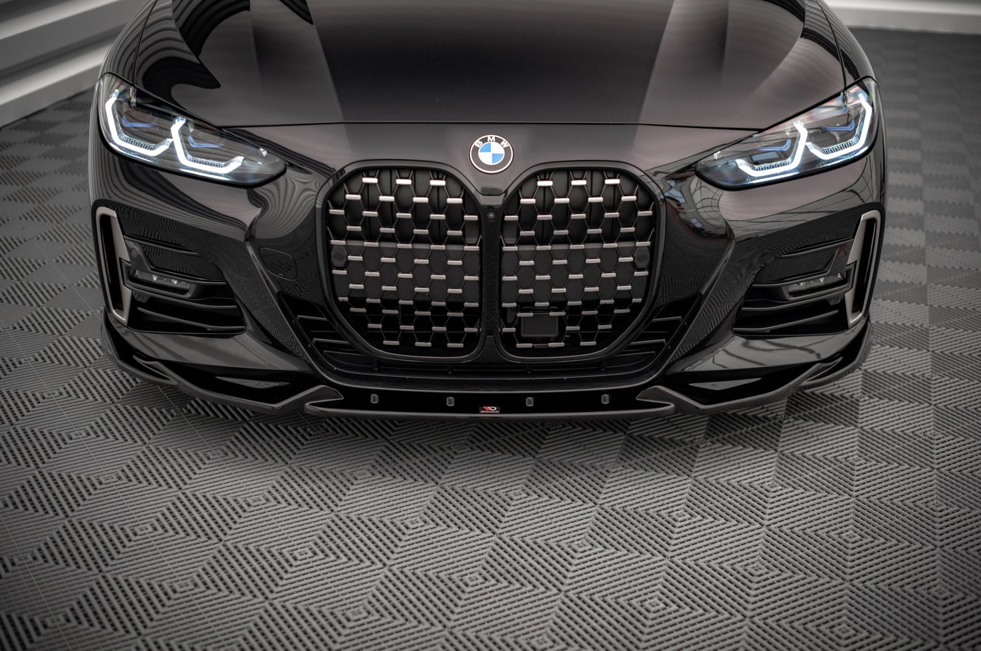 Front Ansatz V.2 für BMW 4er M-Paket / M440i G22 / G23 / G22 Facelift / G23 Facelift schwarz Hochglanz