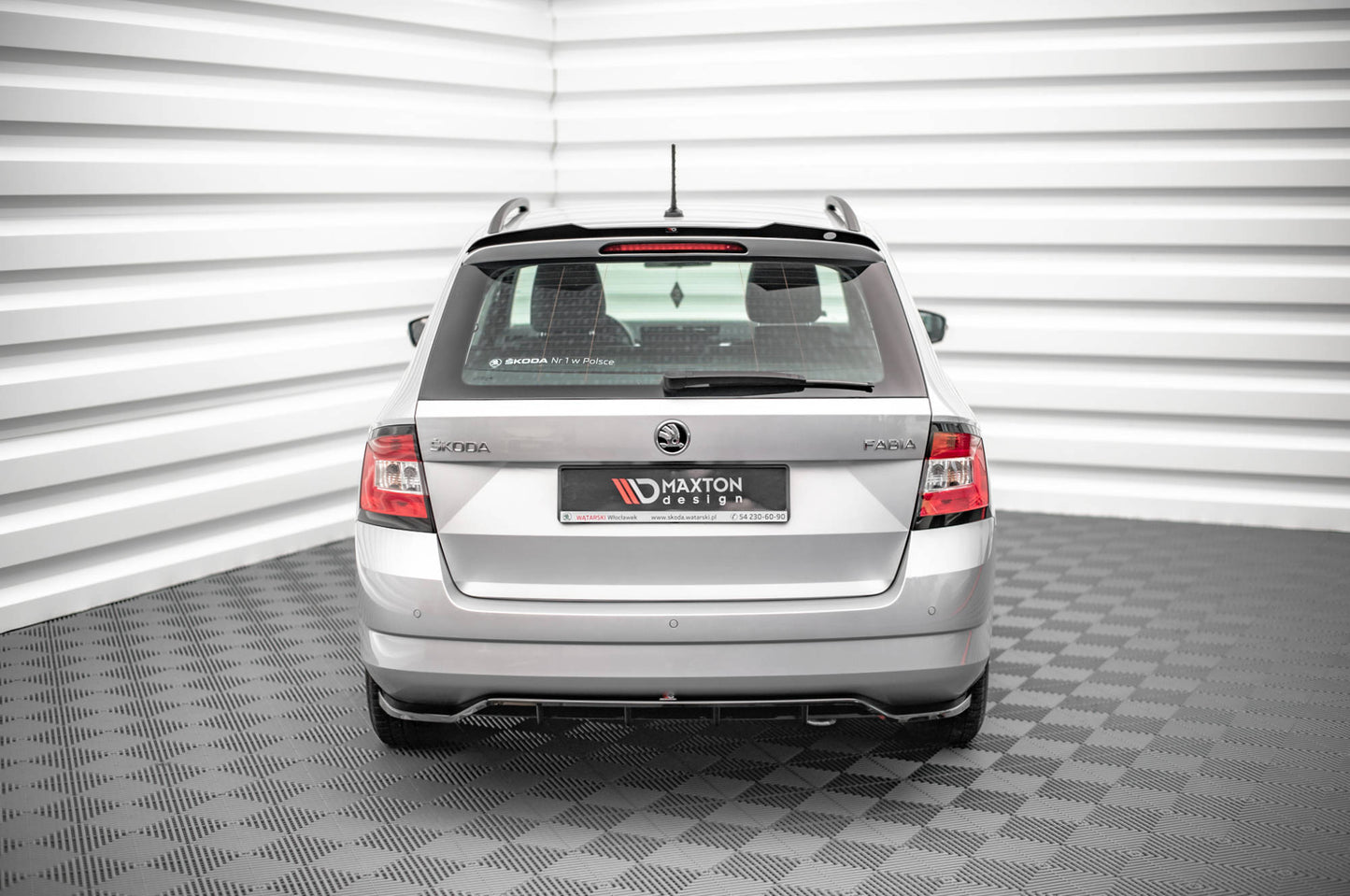 Mittlerer Cup Diffusor DTM Look Heck Ansatz für Skoda Fabia Combi Mk3 schwarz Hochglanz