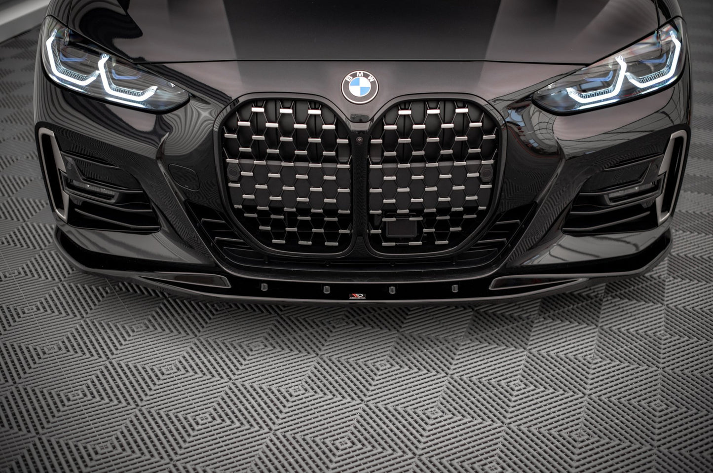 Front Ansatz V.1 für BMW 4er M-Paket / M440i G22 / G23 / G22 Facelift / G23 Facelift schwarz Hochglanz
