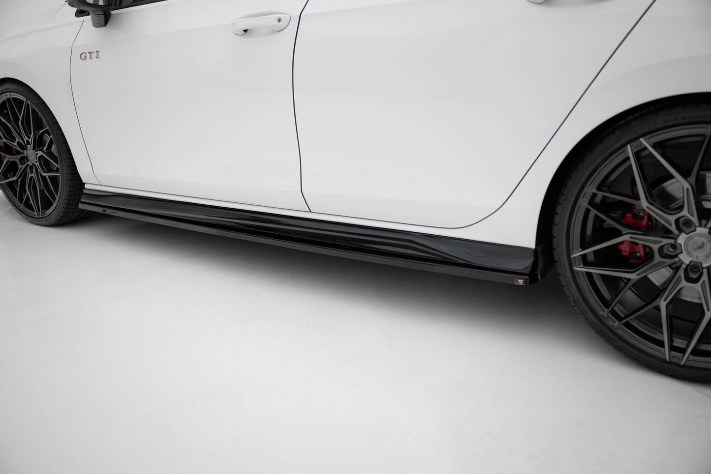 Seitenschweller Ansatz für VW Golf GTI / GTE / GTI Clubsport / GTD / R-Line Mk8 schwarz Hochglanz