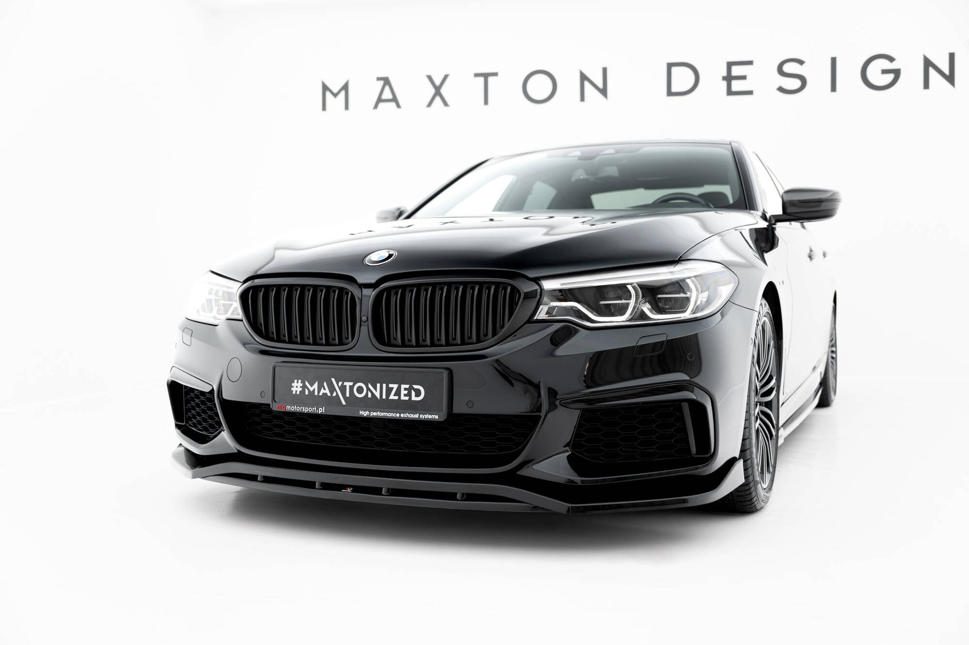 Front Ansatz V.3 für BMW M550i / M550d Limousine G30  schwarz Hochglanz