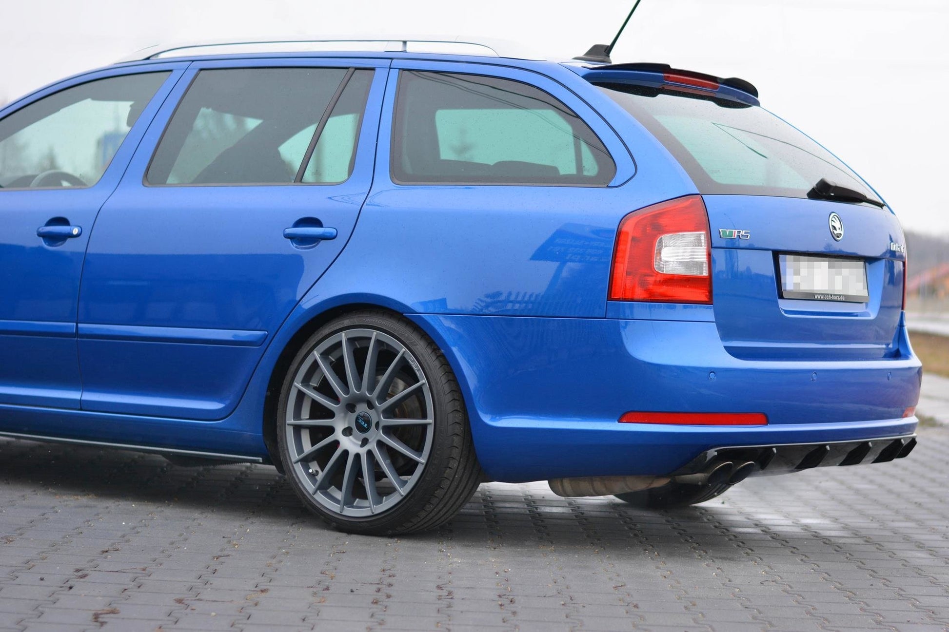 Spoiler CAP für Skoda Octavia RS Mk2 / Mk2 FL Combi schwarz Hochglanz