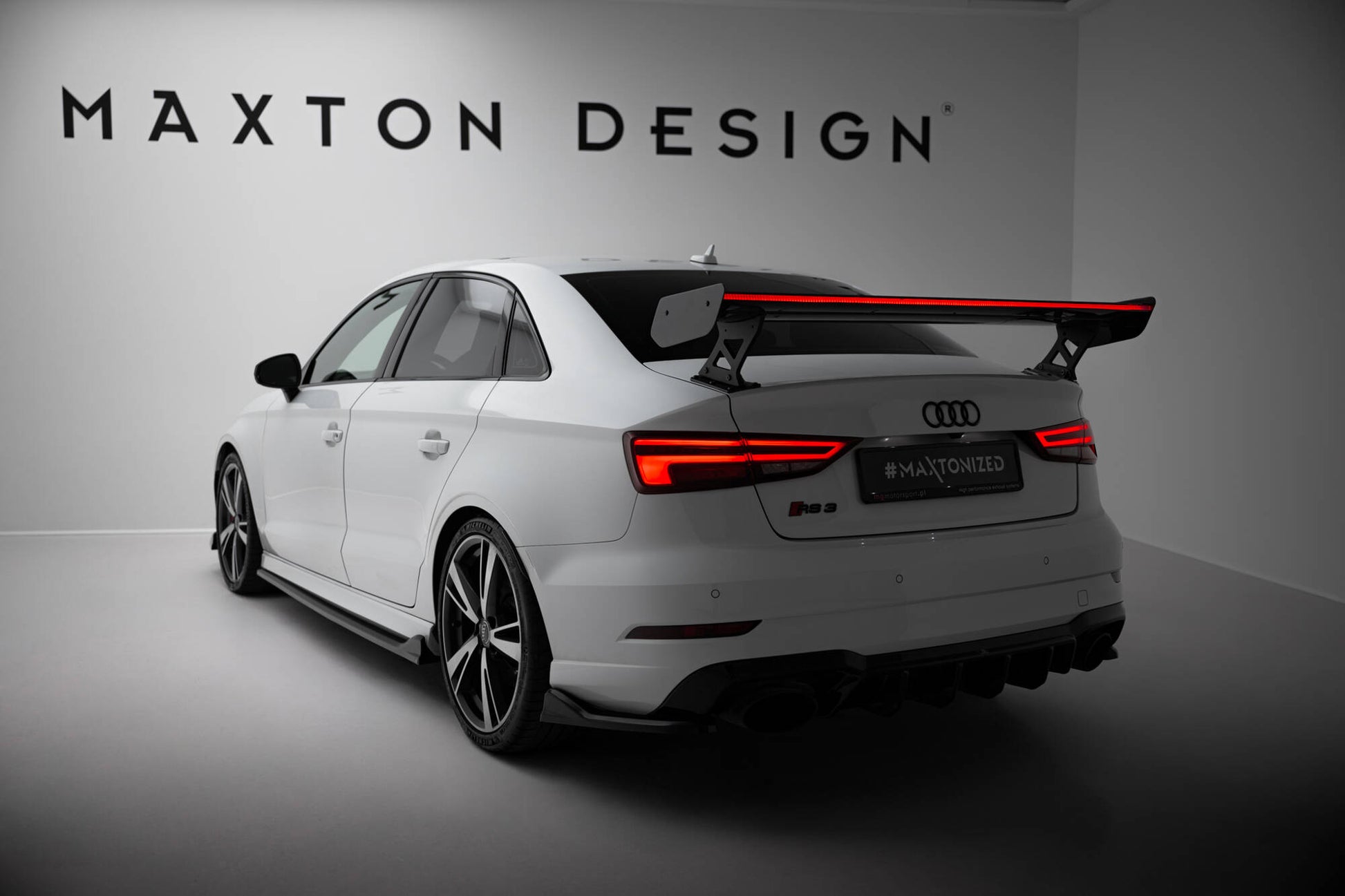Carbon Spoiler With External Brackets Uprights + LED Audi A3 / A3 S-Line / S3 / RS3 Limousine 8V / 8V Facelift