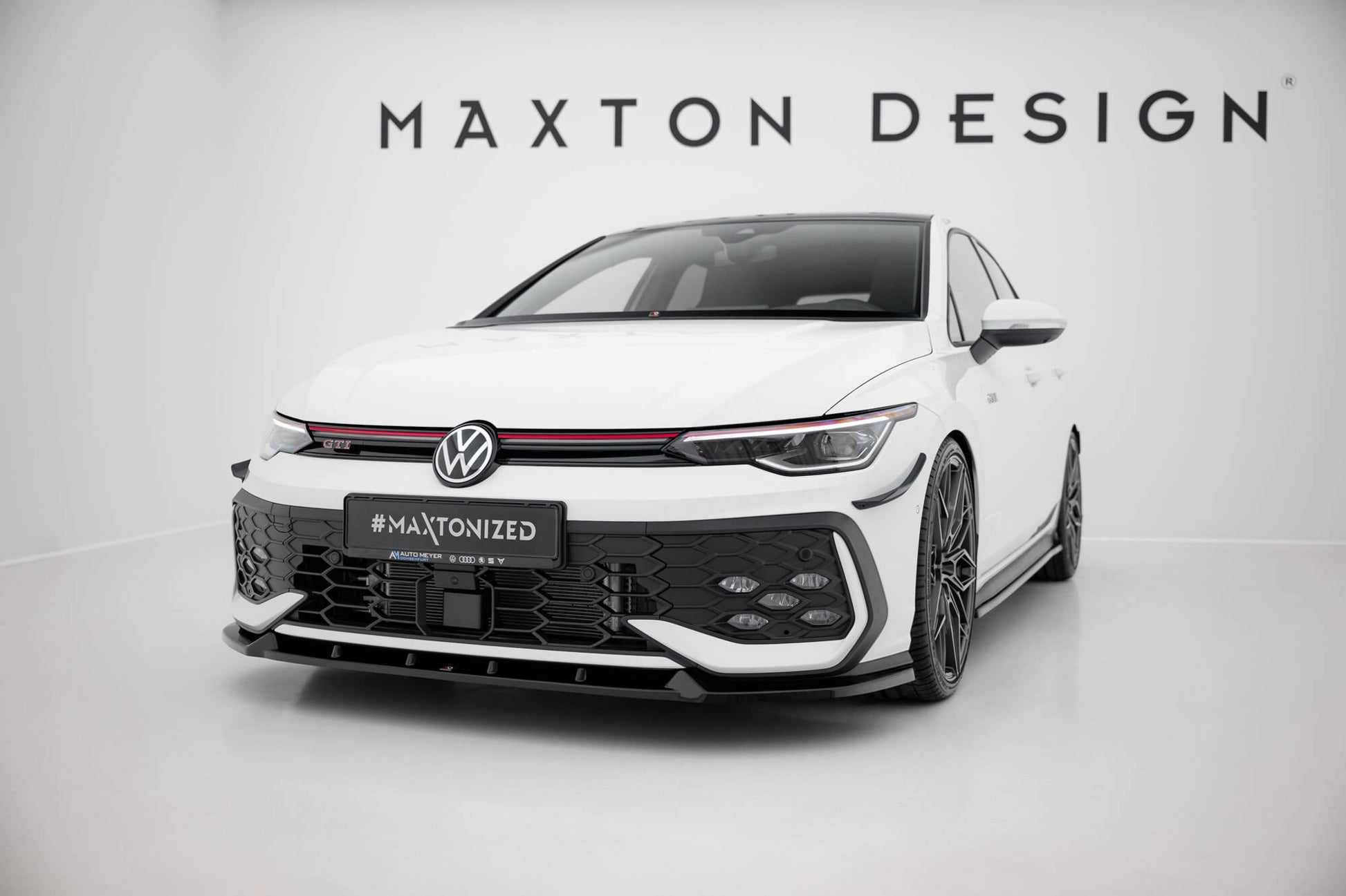 Front Ansatz V.2 für VW Golf GTI / GTE / R-Line Mk8 Facelift schwarz Hochglanz